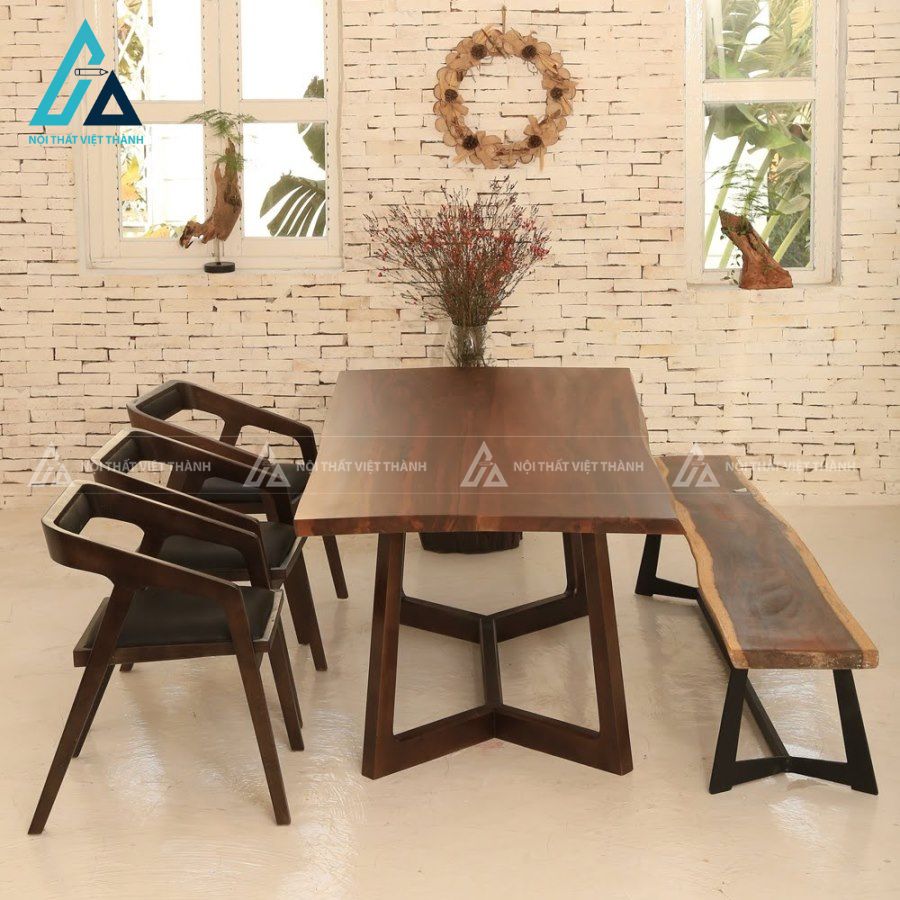 Bàn ăn hình vuông