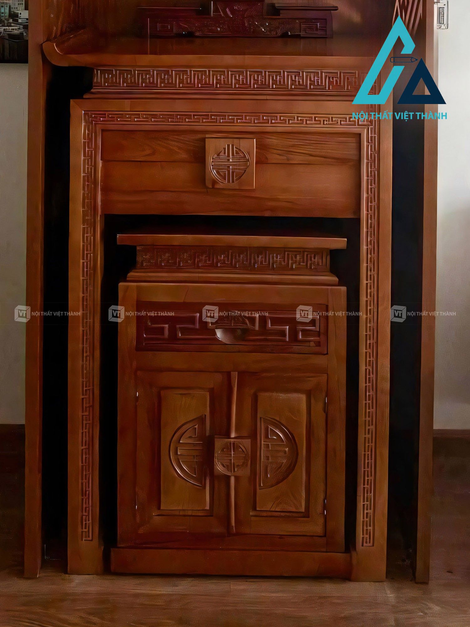 Bàn thờ đứng gỗ sồi vách hoa văn chữ hiện đại 3