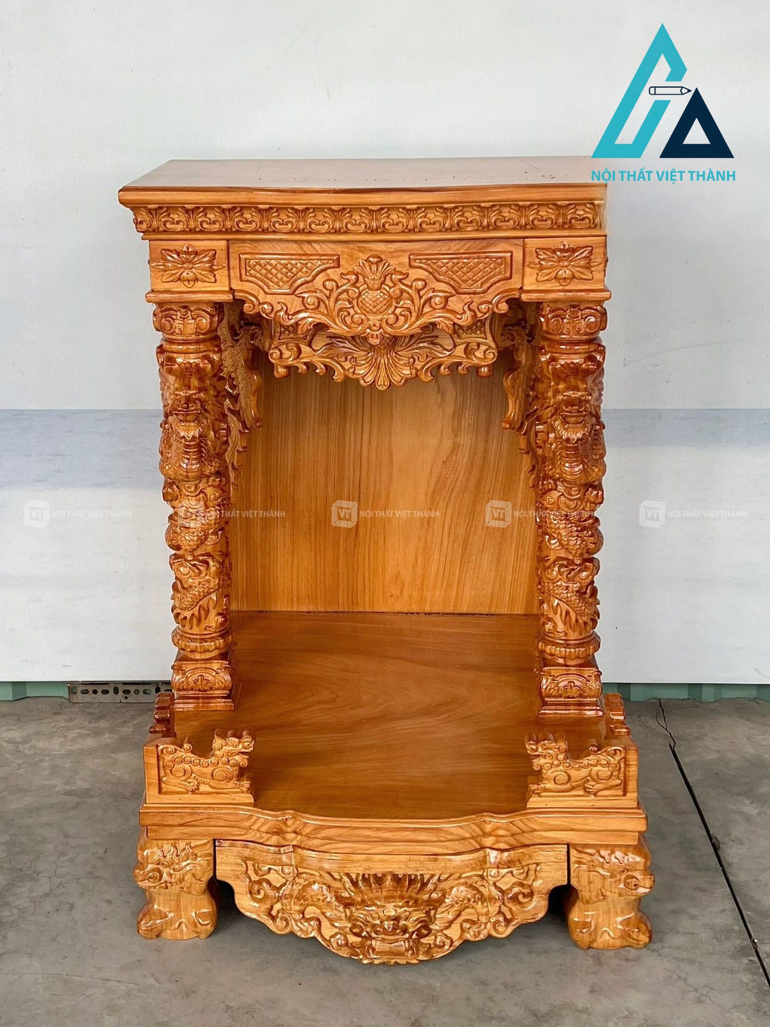 Bàn thờ Thần Tài gỗ gõ chạm hổ phù phong thủy sang trọng 2