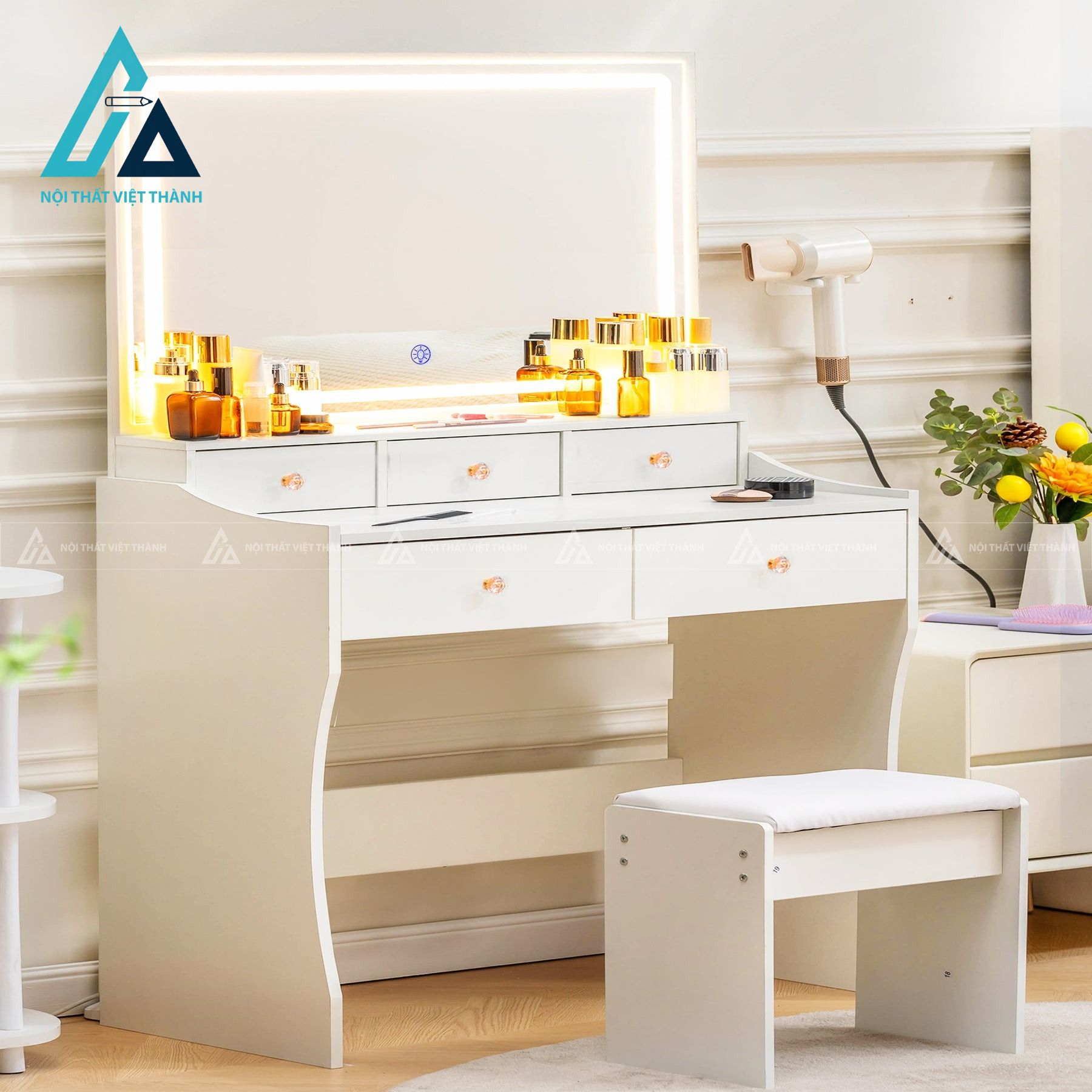 Bàn trang điểm MDF hiện đại kèm gương LED và 5 ngăn kéo tiện dụng