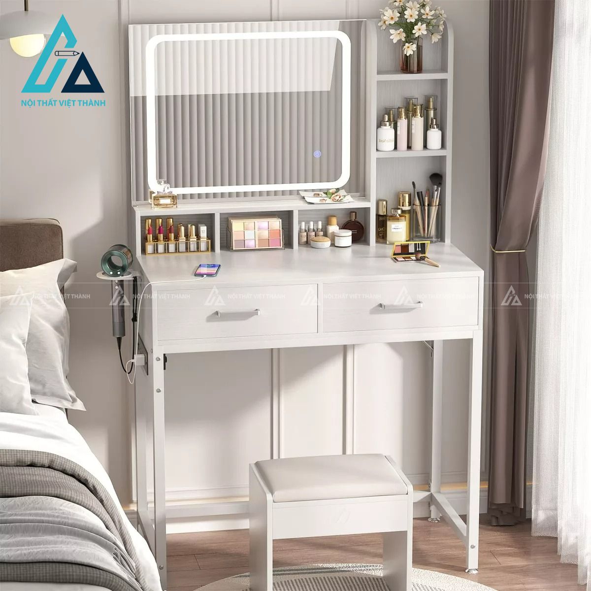Bàn trang điểm MDF trắng gương LED cảm ứng tích hợp ổ cắm tiện lợi