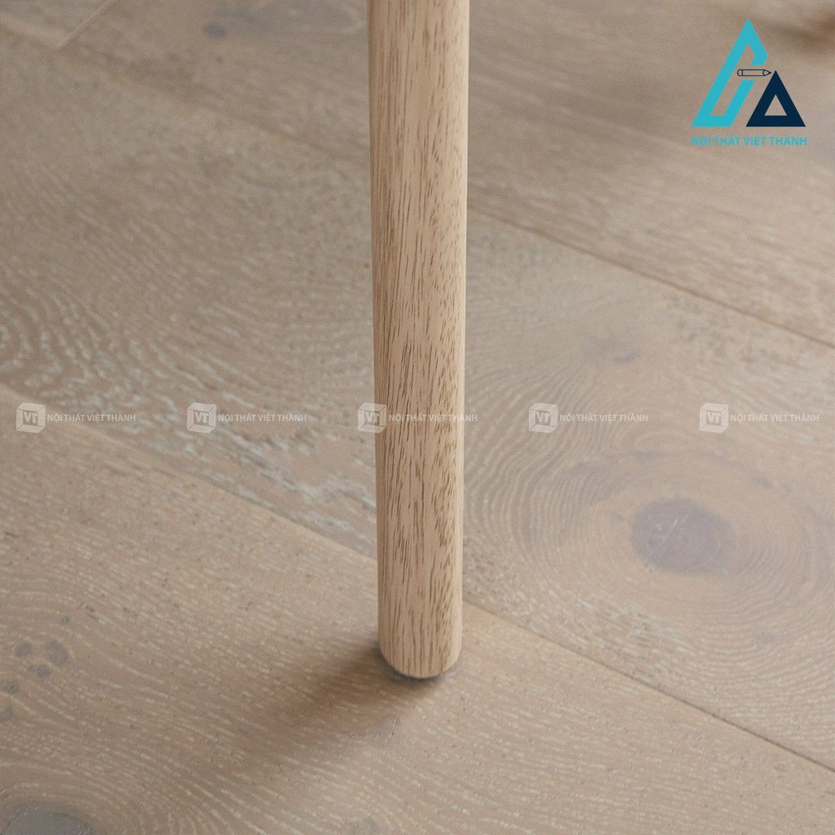 Bộ bàn ăn gỗ sồi 6 ghế bọc nệm phong cách hiện đại 1