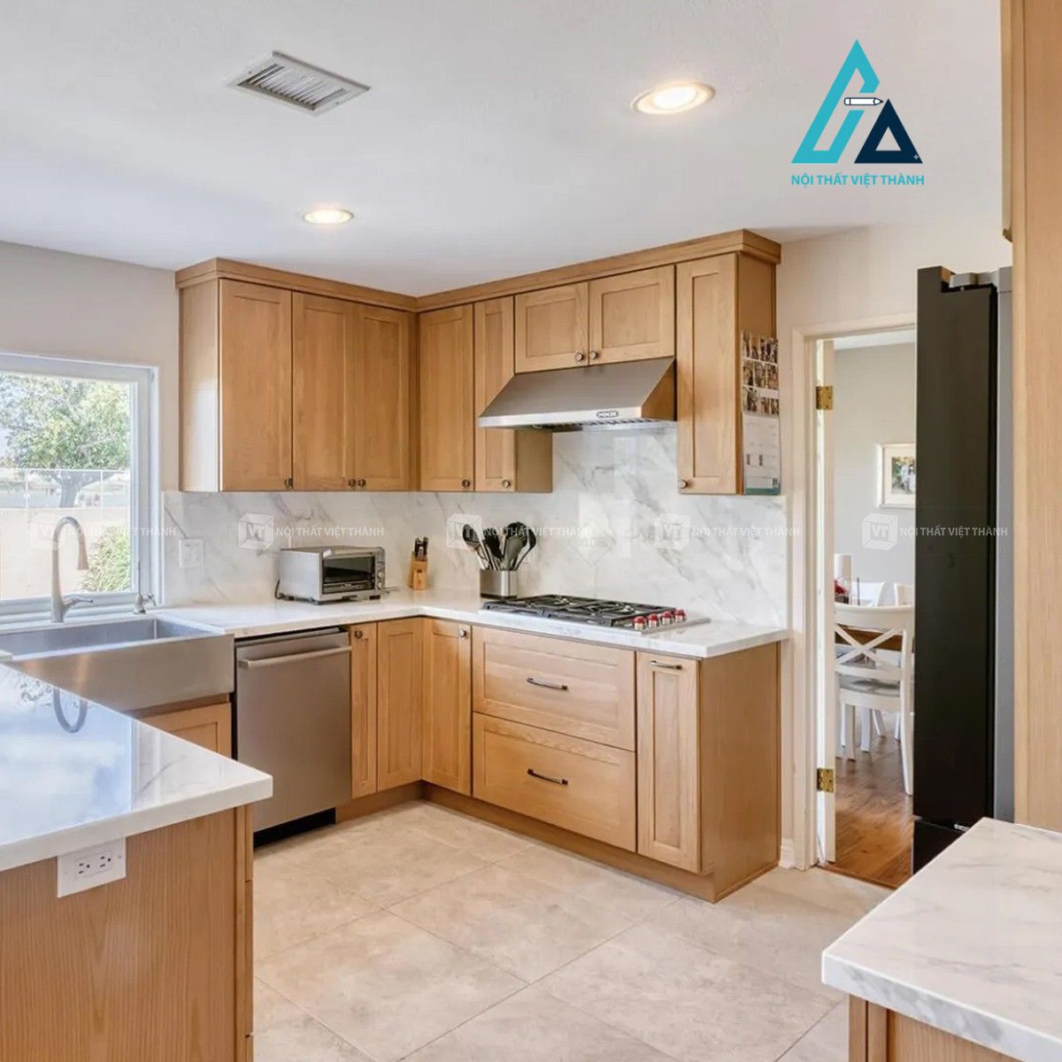 Tủ bếp gỗ tự nhiên