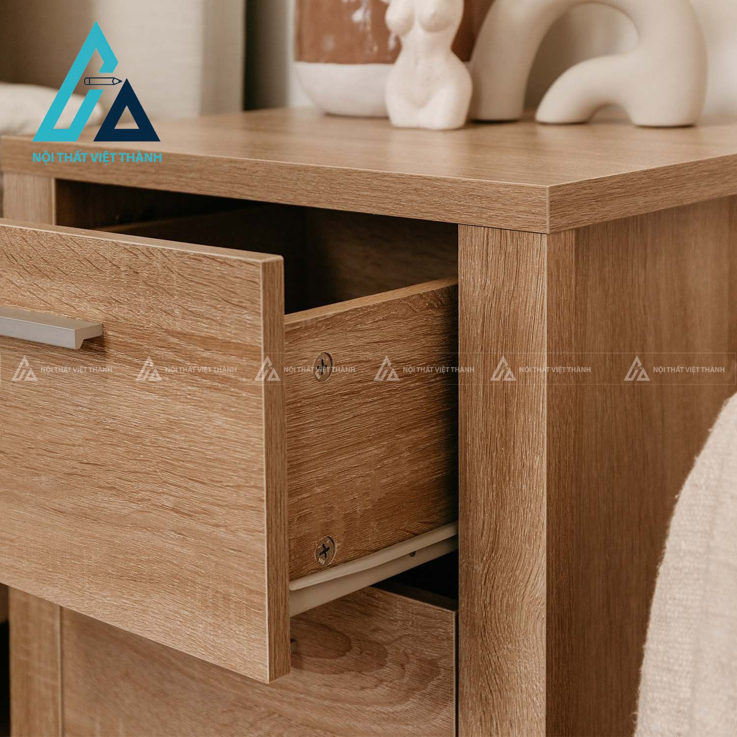 Tủ đầu giường MDF 2 ngăn kéo tay nắm kim loại hiện đại vân gỗ đẹp 2