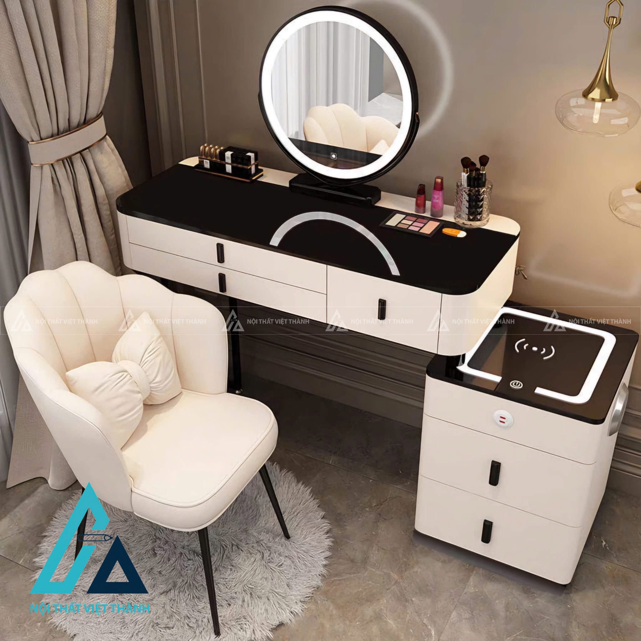 Bàn trang điểm tích hợp sạc điện thoại
