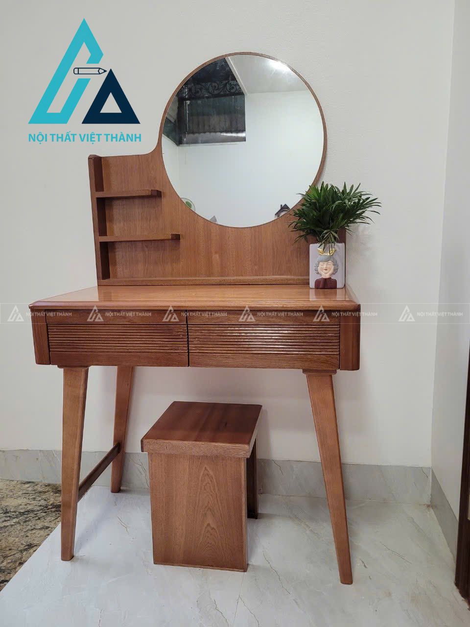 Bàn trang điểm gỗ