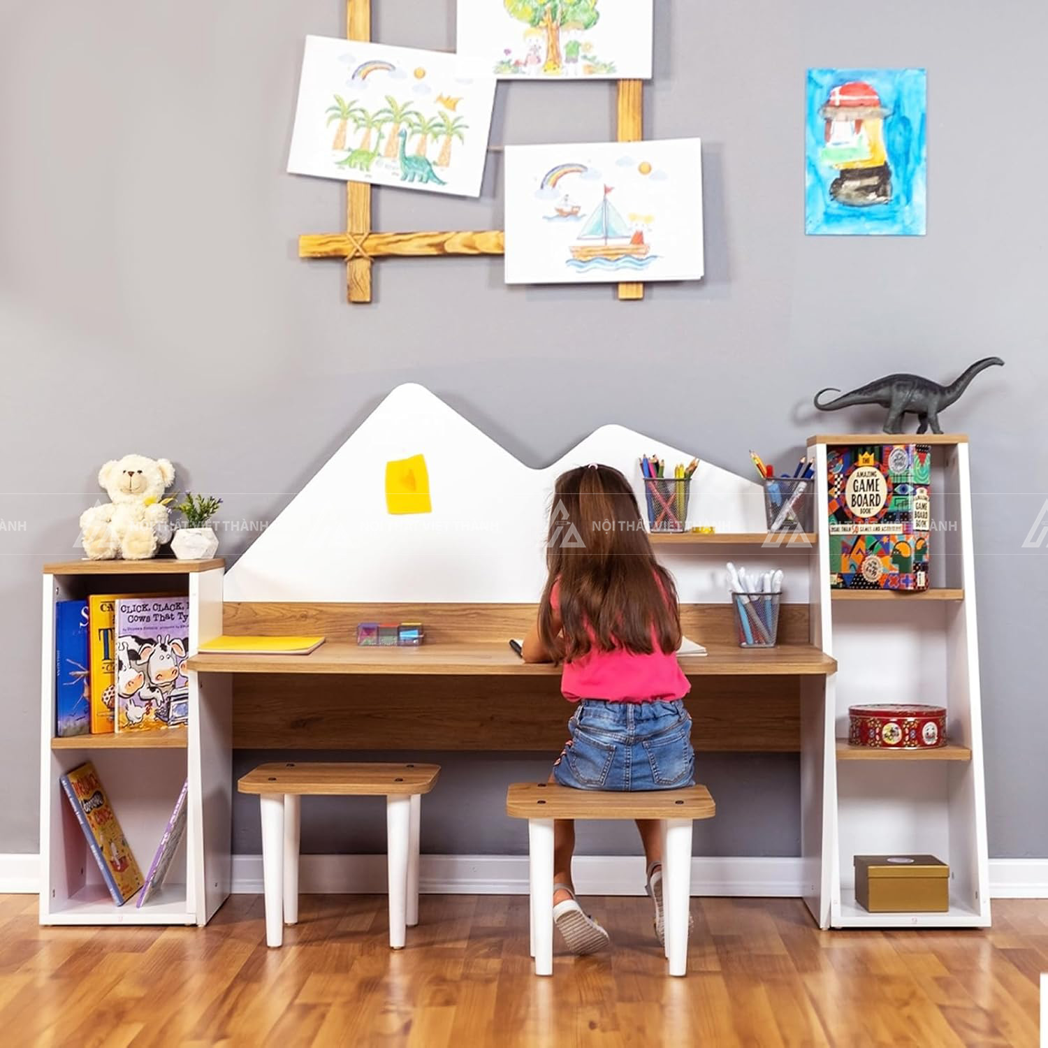 Bàn Học Sinh Ngộ Nghĩnh Cho Bé Với Hệ Kệ Sách Đối Xứng 2