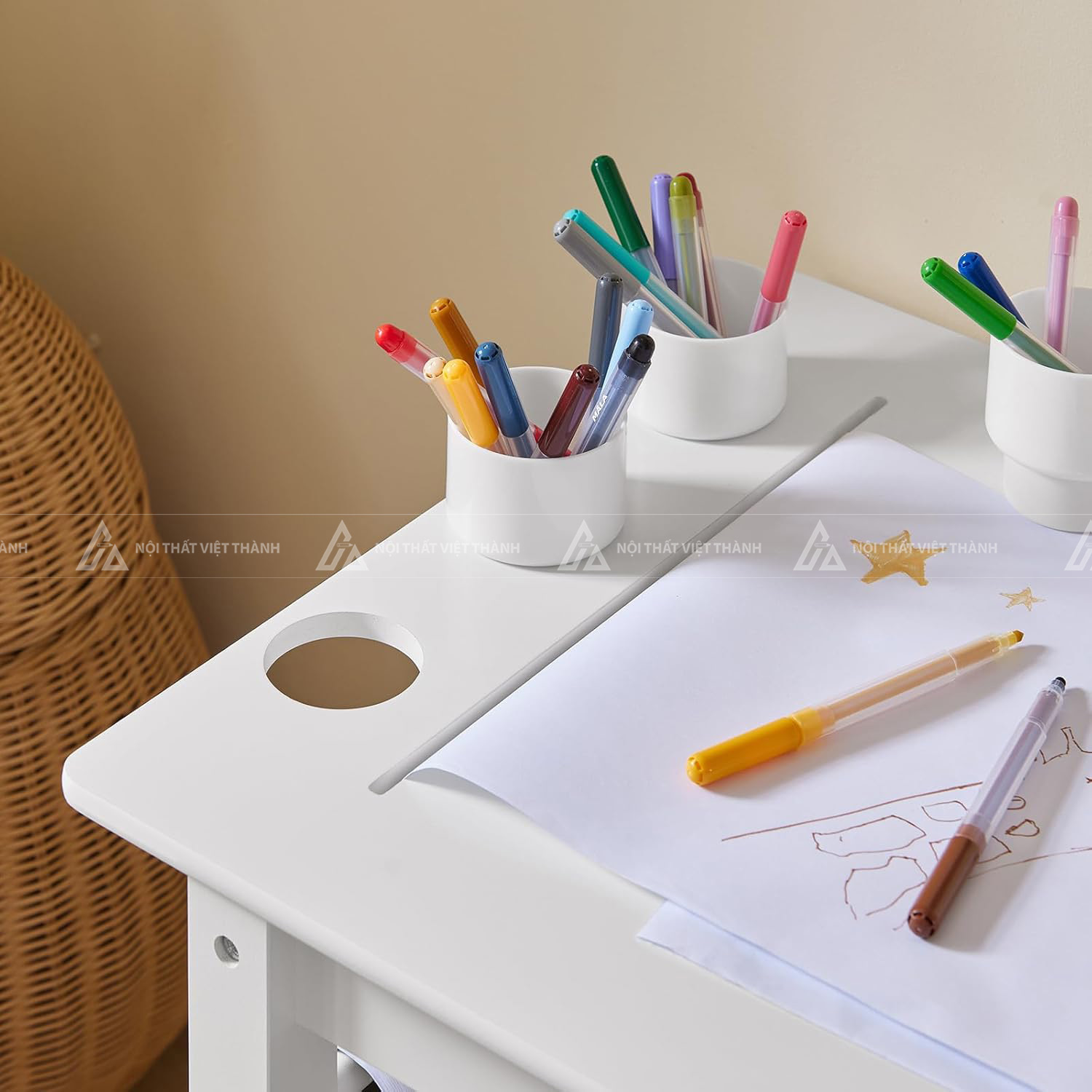 Bàn Học Sinh Có Kệ Mở Bên Hông Đựng Đồ Thủ Công Và Sách Vở 3