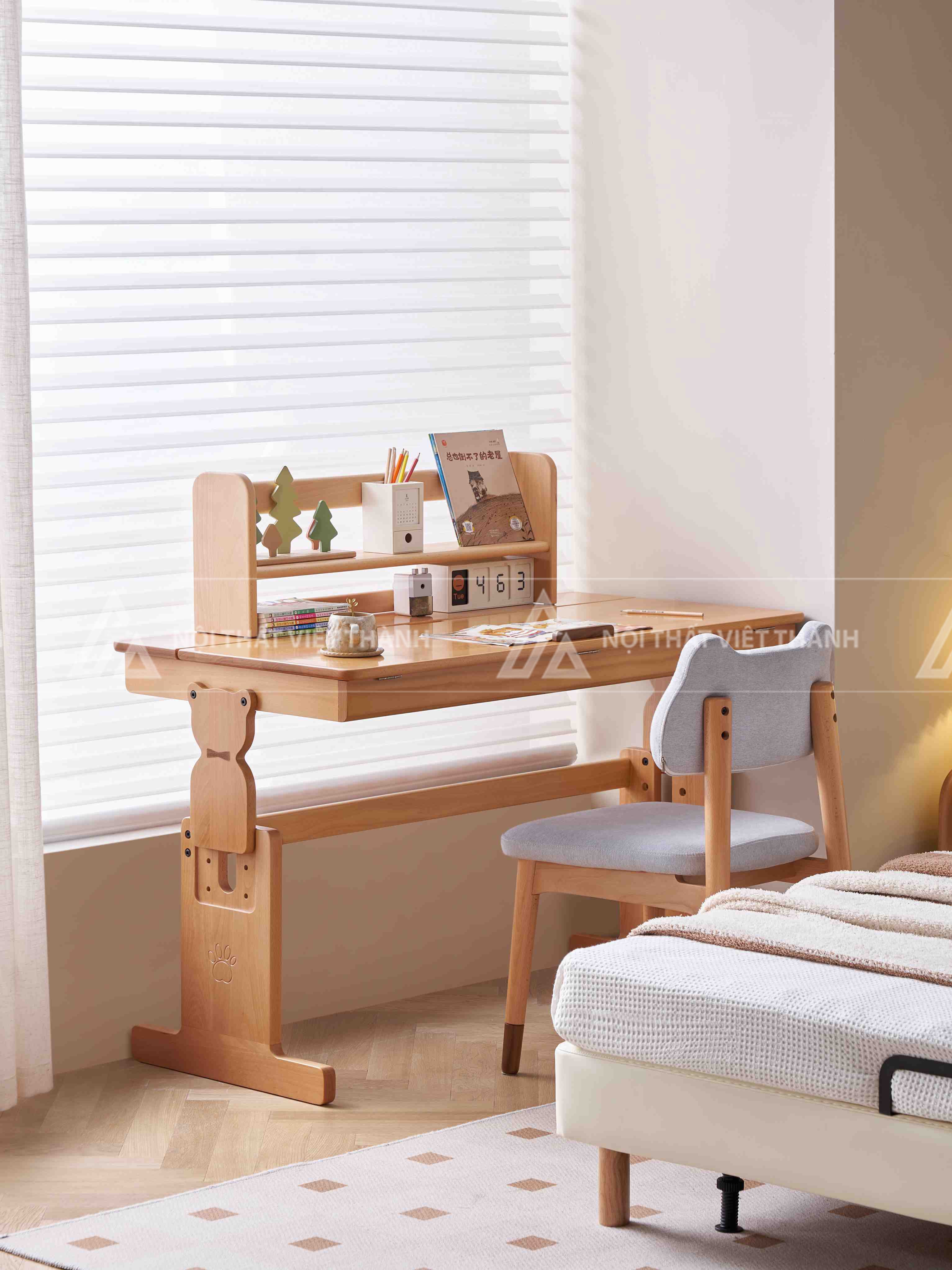 Bàn Học Gỗ Cao Cấp Thiết Kế Chân Gấu Đáng Yêu 4