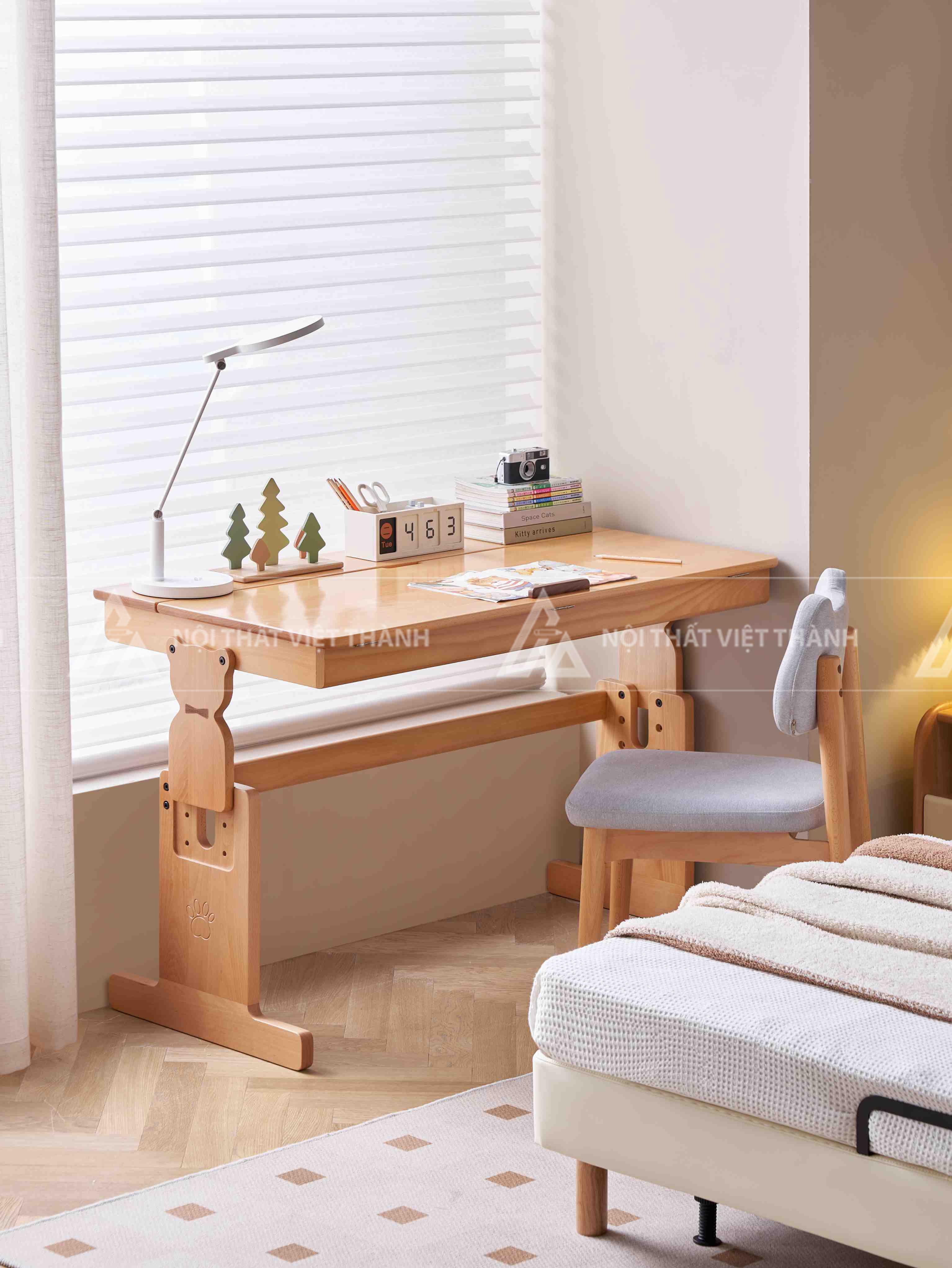 Bàn Học Gỗ Cao Cấp Thiết Kế Chân Gấu Đáng Yêu 5