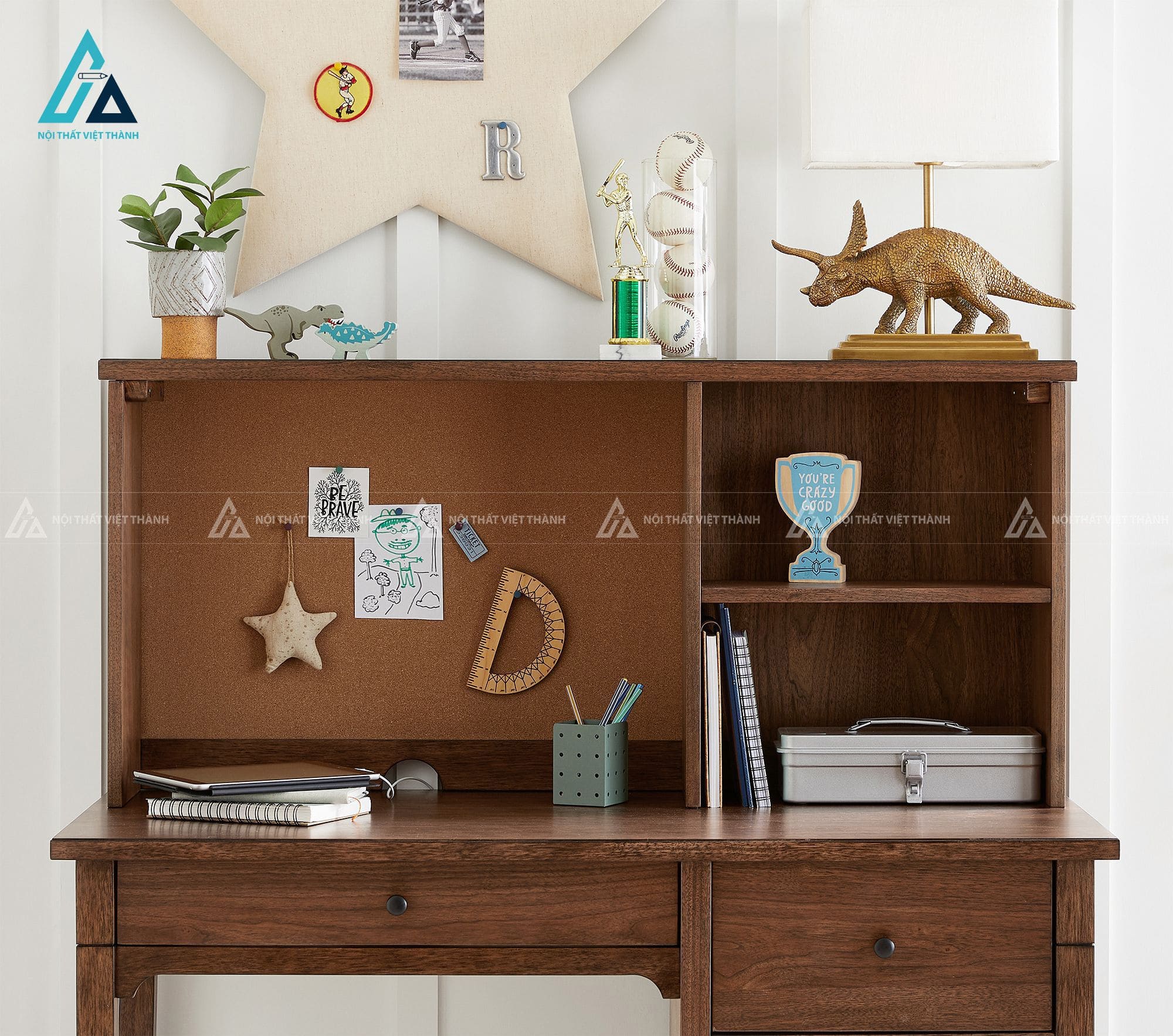 Bàn Học Sinh Có Bảng Ghim Ảnh Và Hệ Kệ Lưu Trữ Tiện Lợi 1