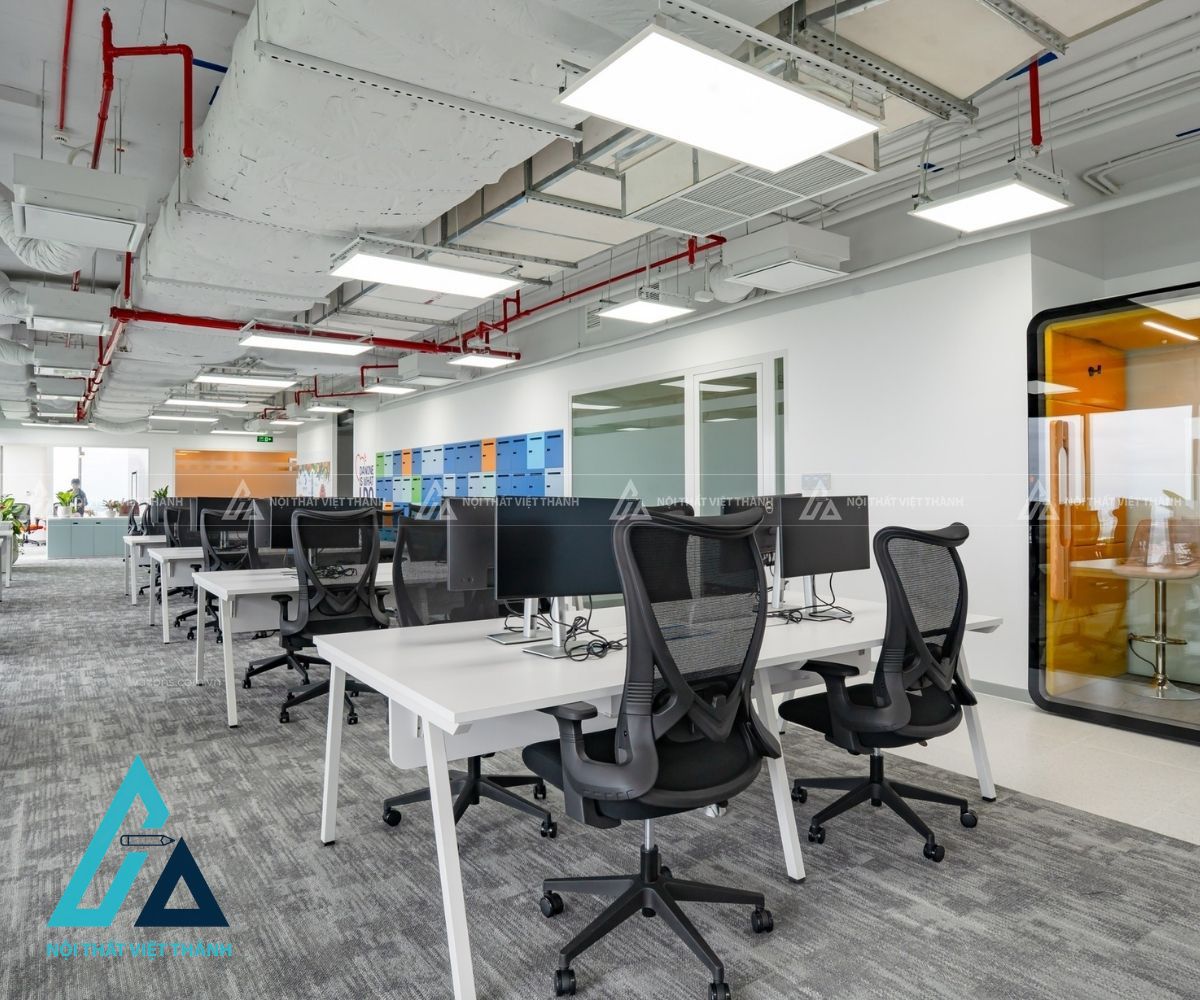 Thiết kế và thi công bàn làm việc nhân viên theo yêu cầu