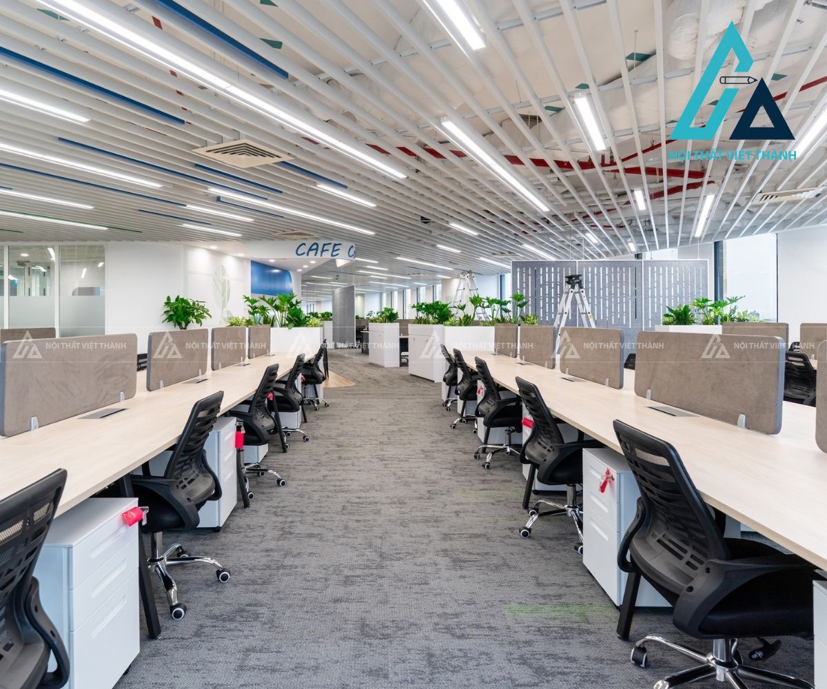 Bàn làm việc dài có vách che