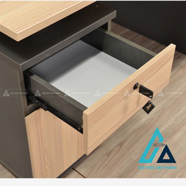 Bàn Làm Việc Nhân Viên Kiểu Dáng Gọn Nhẹ Dễ Bố Trí Văn Phòng 4