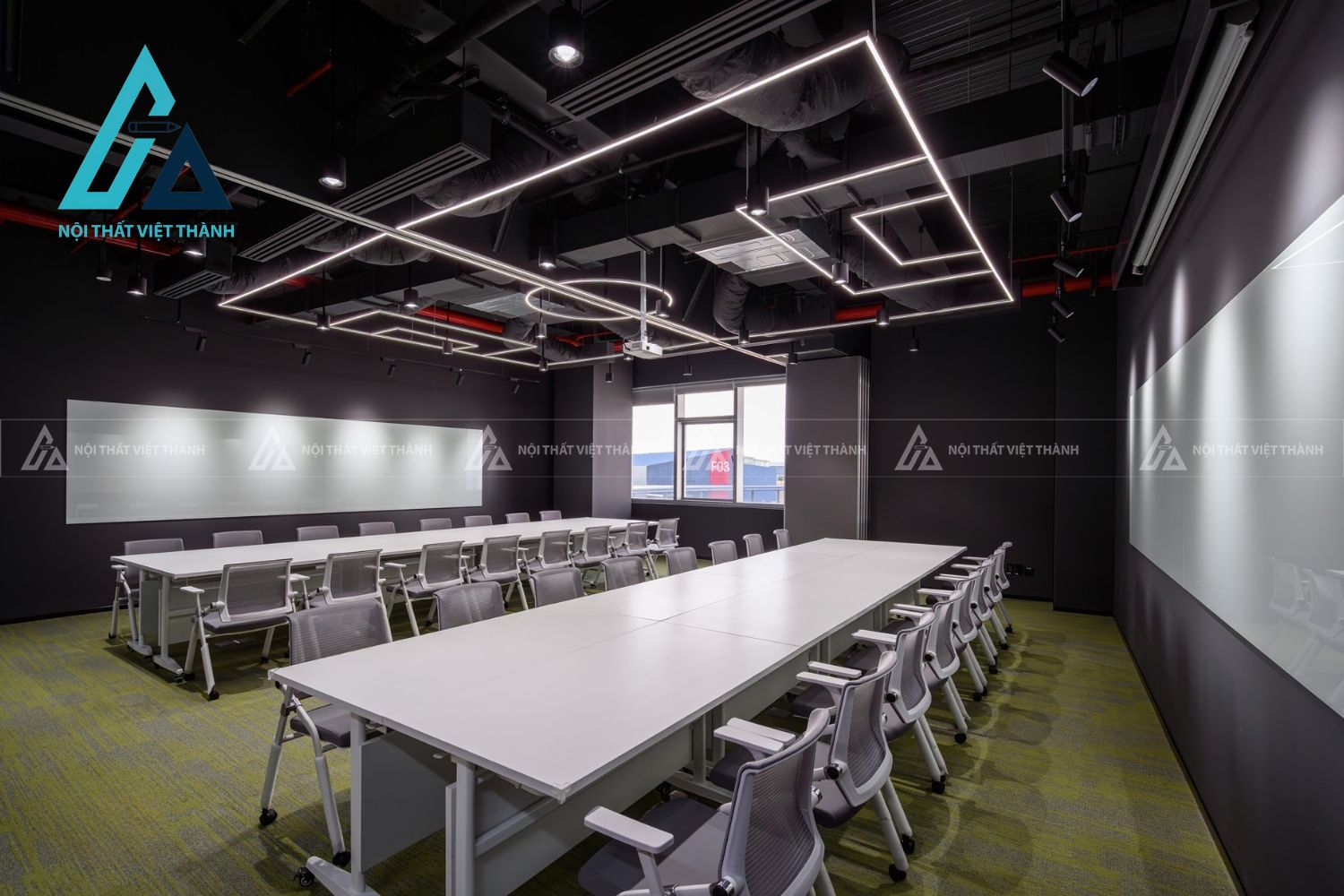 Thiết kế và thi công bàn phòng họp đẹp, chất lượng