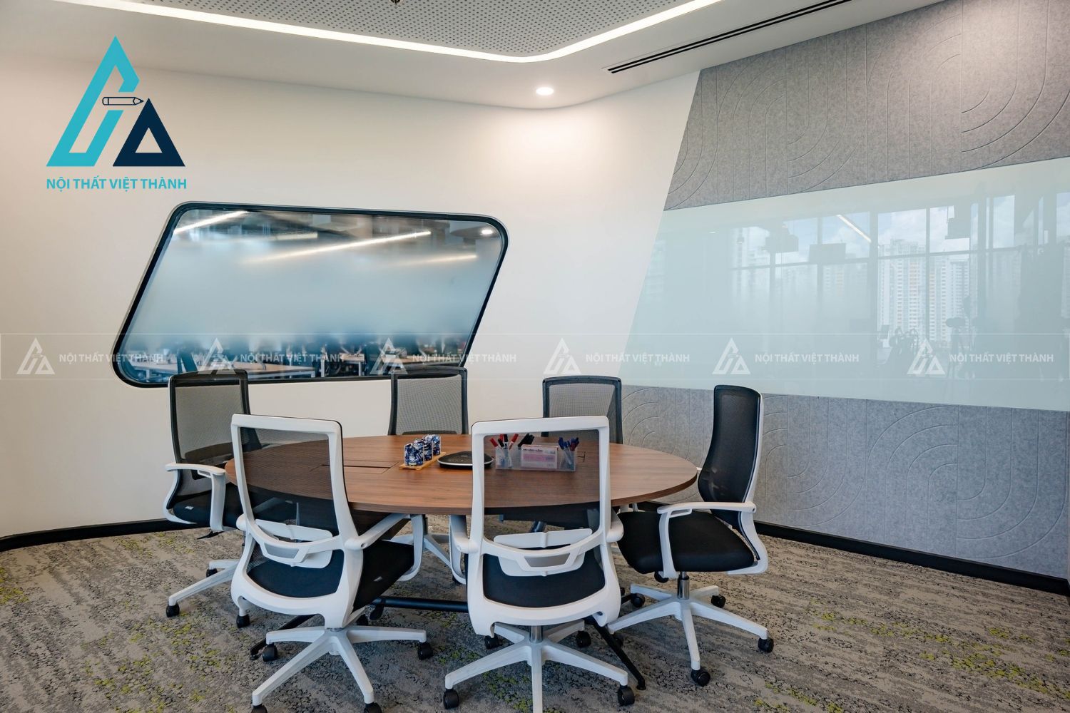 Kết hợp hệ thống điện và thiết bị công nghệ gọn gàng