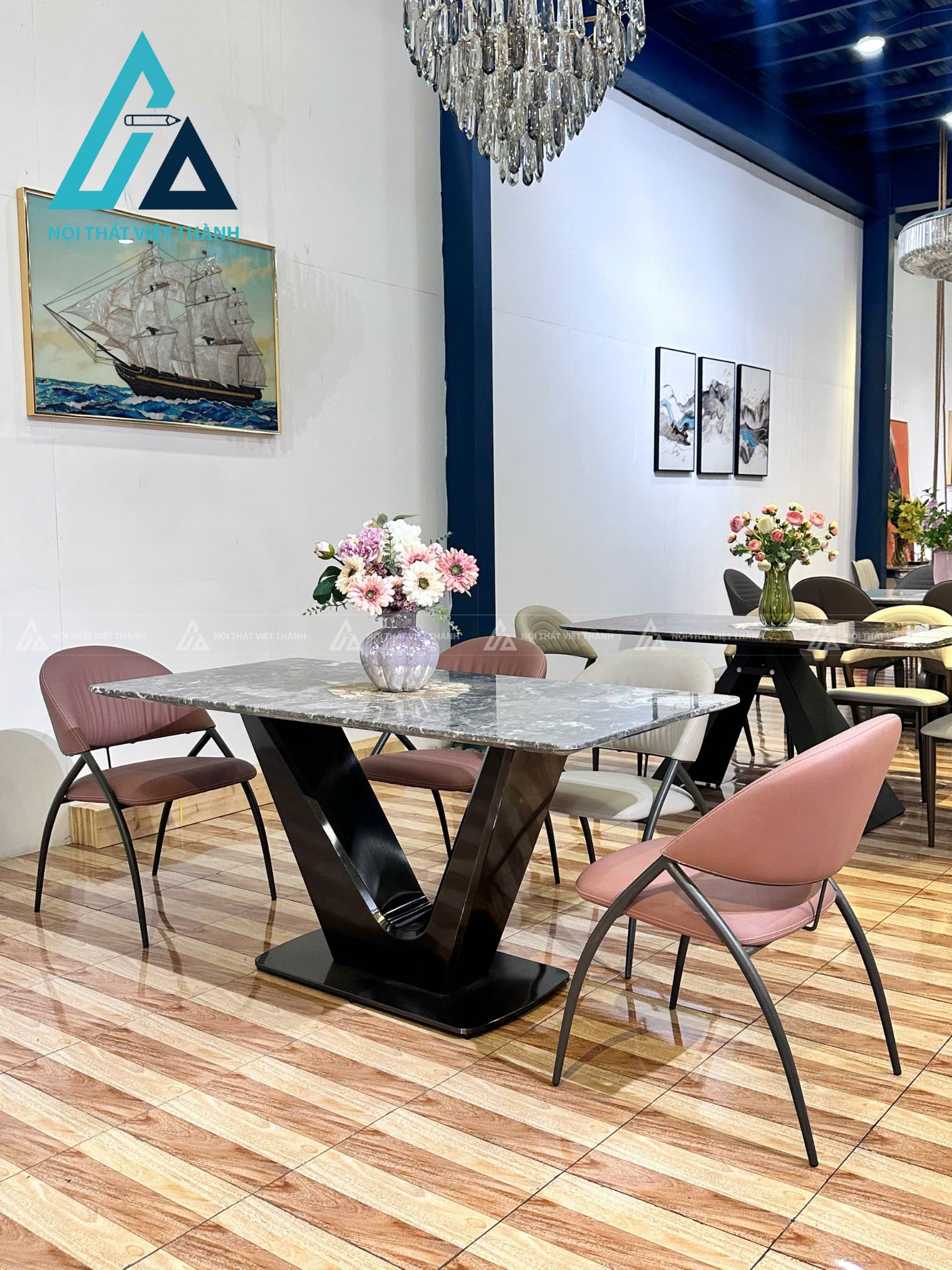 Bộ Bàn Ăn Mặt Đá Tự Nhiên Chân Thép Carbon Kèm Ghế Bọc Da 1