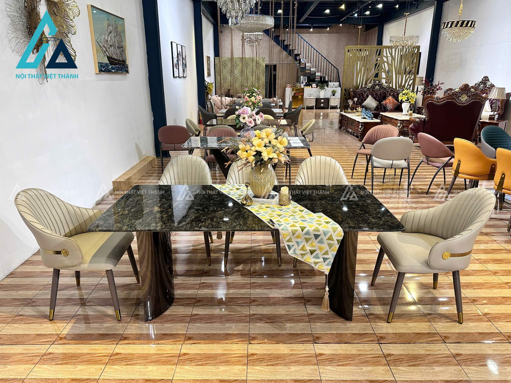 Bộ Bàn Ăn Mặt Đá Nhân Tạo Chân Kim Loại Mạ Tím Moral Sang Trọng Hiện Đại