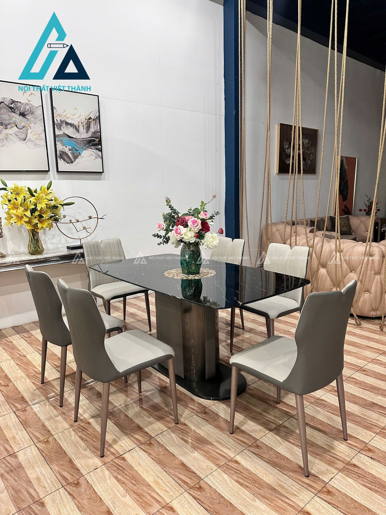 Bộ Bàn Ăn Mặt Đá Ceramic Sang Trọng Chân Kim Loại Mạ Tím Tinh Tế