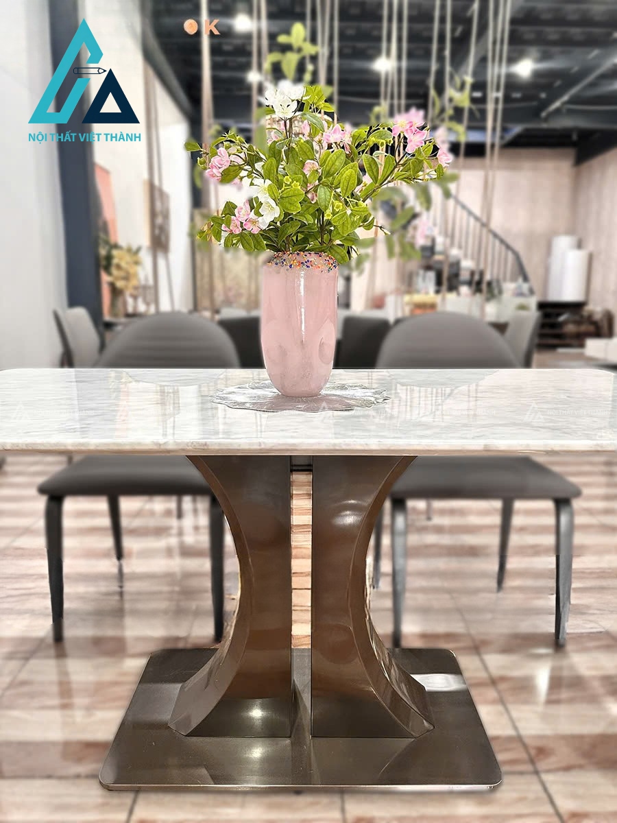 Bộ Bàn Ăn Mặt Đá Tự Nhiên Chân Thép Carbon Phong Cách Hiện Đại 1