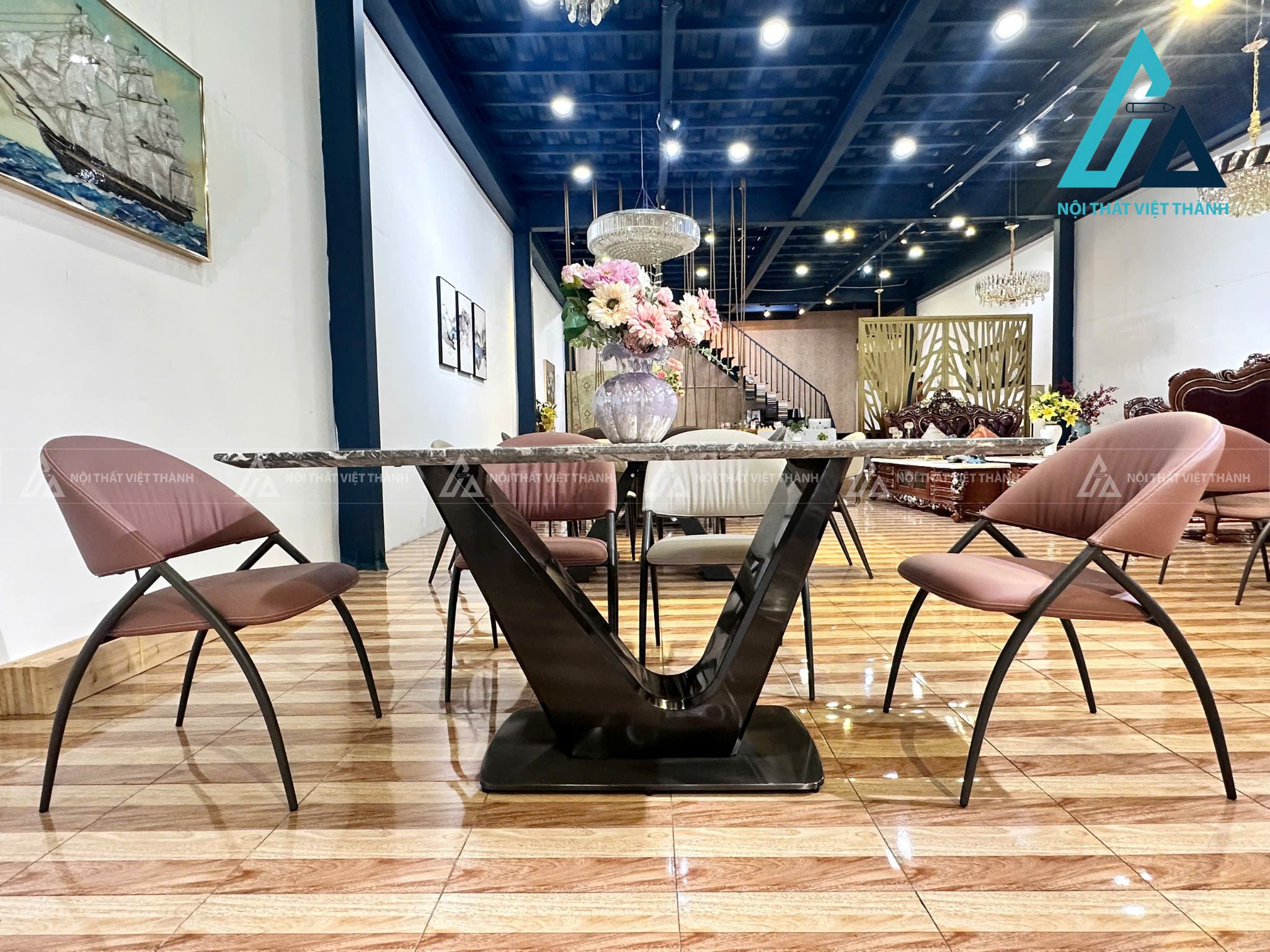 Bộ Bàn Ăn Mặt Đá Tự Nhiên Chân Thép Carbon Kèm Ghế Bọc Da