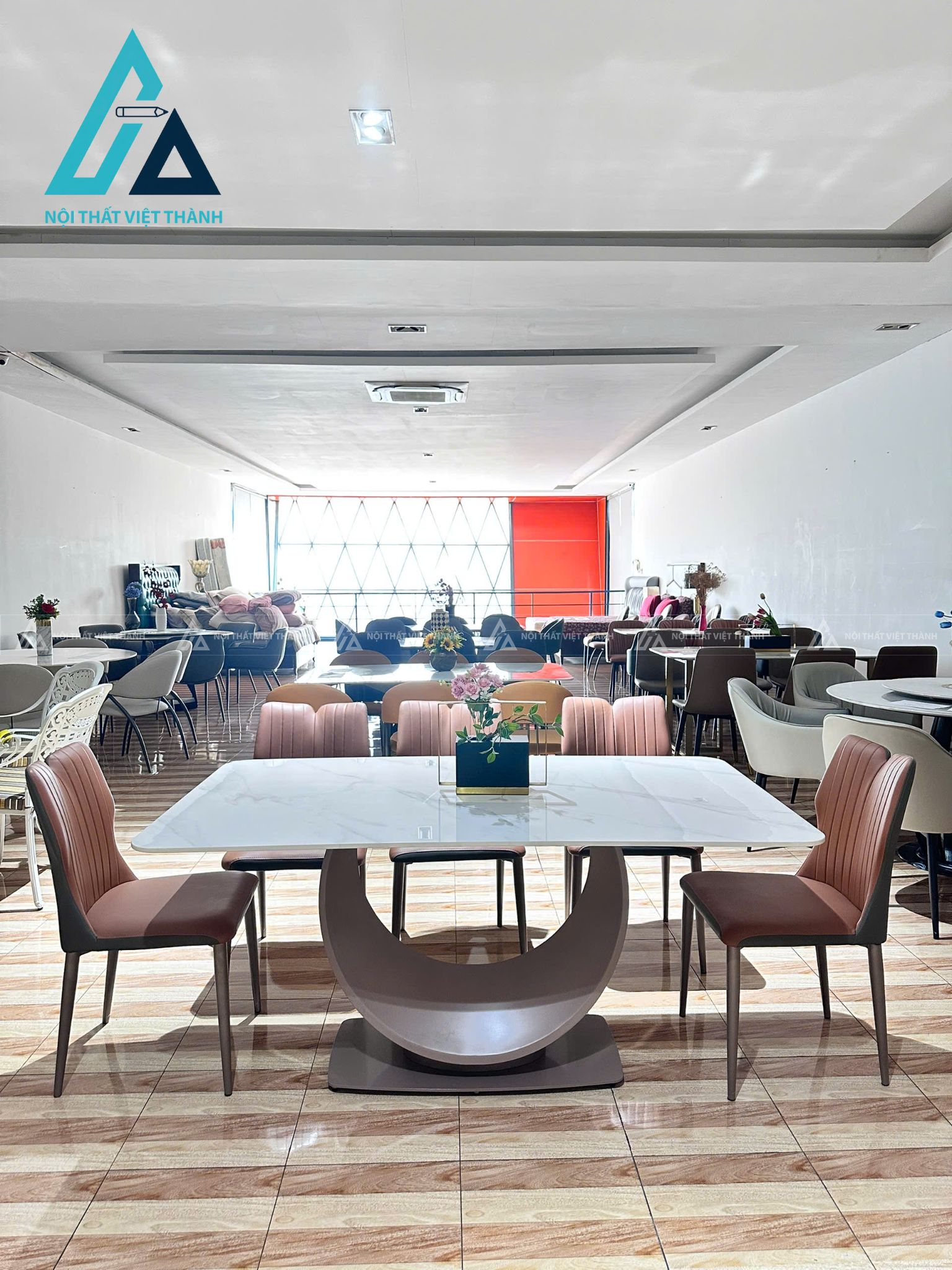 Bộ Bàn Ăn Mặt Đá Ceramic Thiết Kế Sang Trọng Chân Kim Loại Mạ Tím Moral