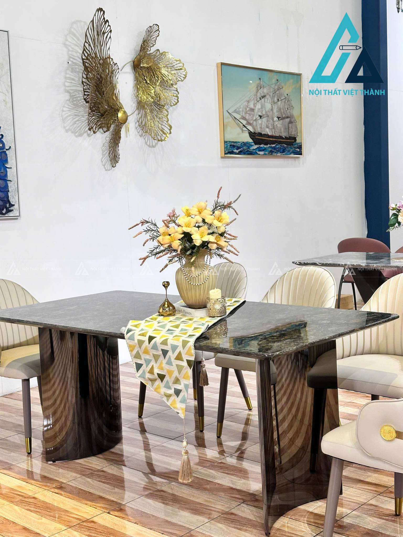 Bộ Bàn Ăn Mặt Đá Nhân Tạo Chân Kim Loại Mạ Tím Moral Sang Trọng Hiện Đại 3