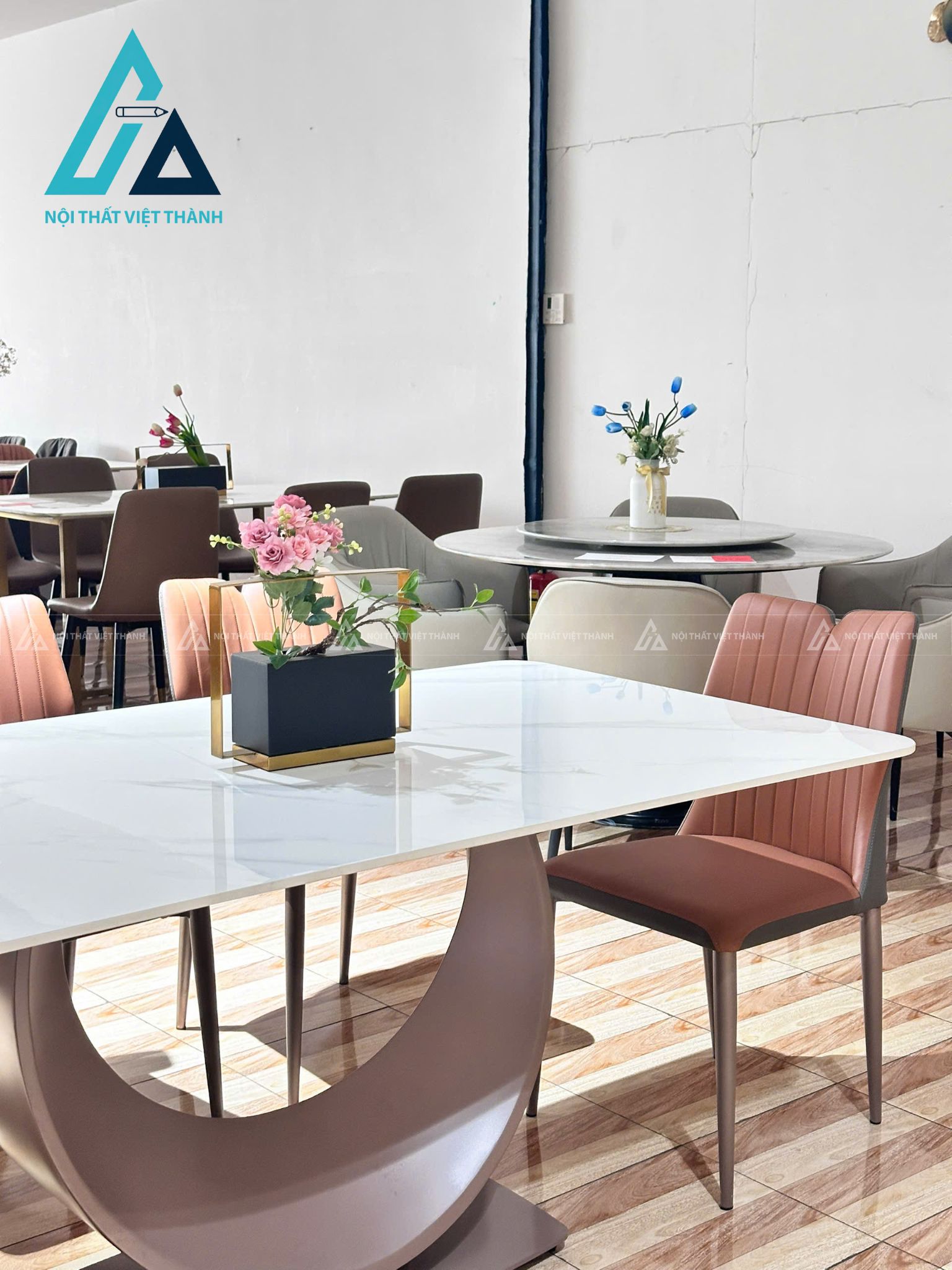 Bộ Bàn Ăn Mặt Đá Ceramic Thiết Kế Sang Trọng Chân Kim Loại Mạ Tím Moral 3