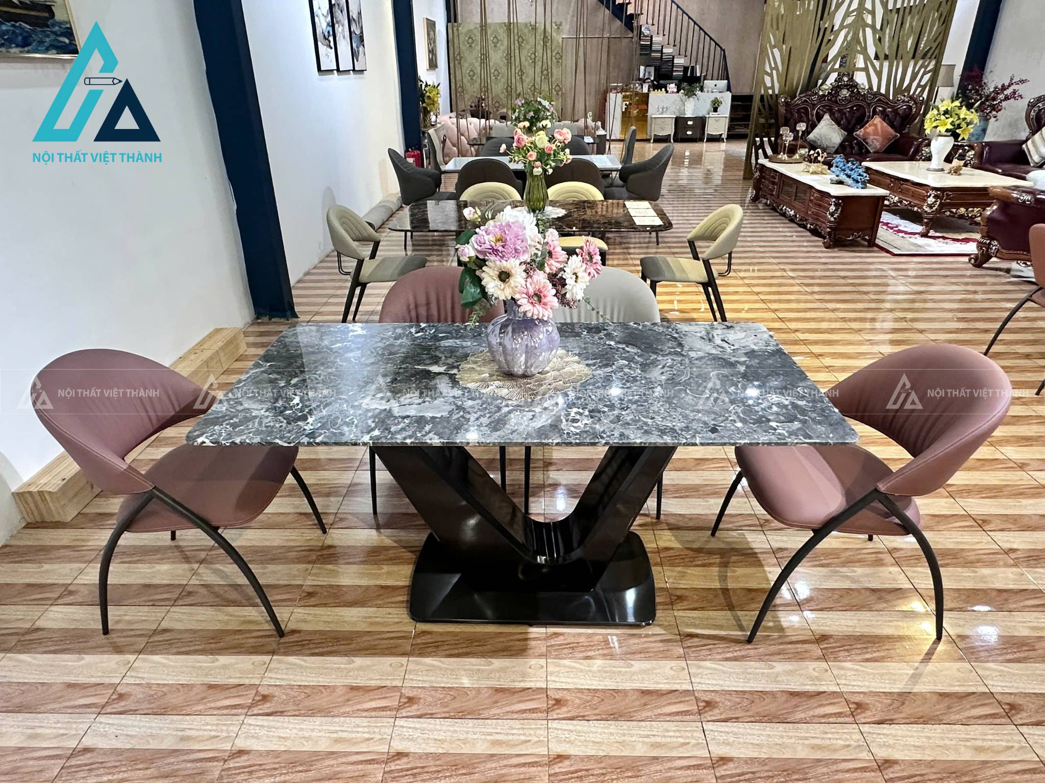 Bộ Bàn Ăn Mặt Đá Tự Nhiên Chân Thép Carbon Kèm Ghế Bọc Da 3