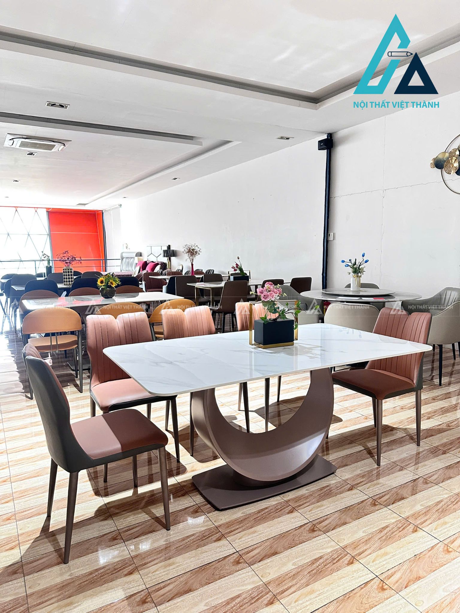 Bộ Bàn Ăn Mặt Đá Ceramic Thiết Kế Sang Trọng Chân Kim Loại Mạ Tím Moral 4