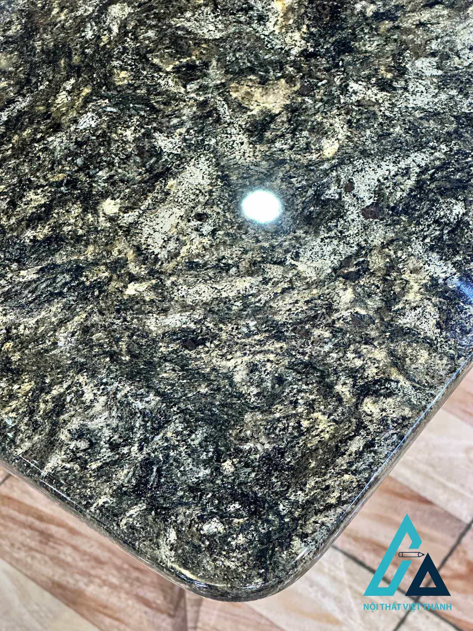 Bộ Bàn Ăn Mặt Đá Nhân Tạo Chân Kim Loại Mạ Tím Moral Sang Trọng Hiện Đại 4