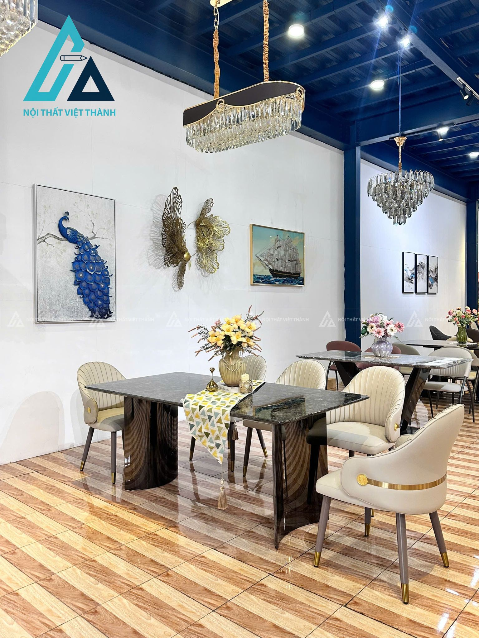 Bộ Bàn Ăn Mặt Đá Nhân Tạo Chân Kim Loại Mạ Tím Moral Sang Trọng Hiện Đại 6