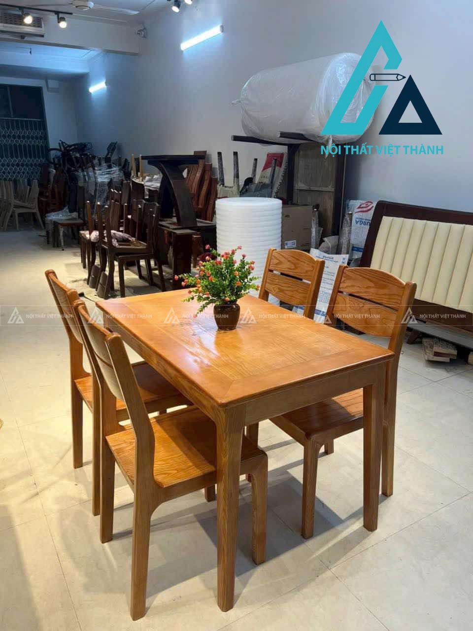 Bộ bàn ăn gỗ công nghiệp