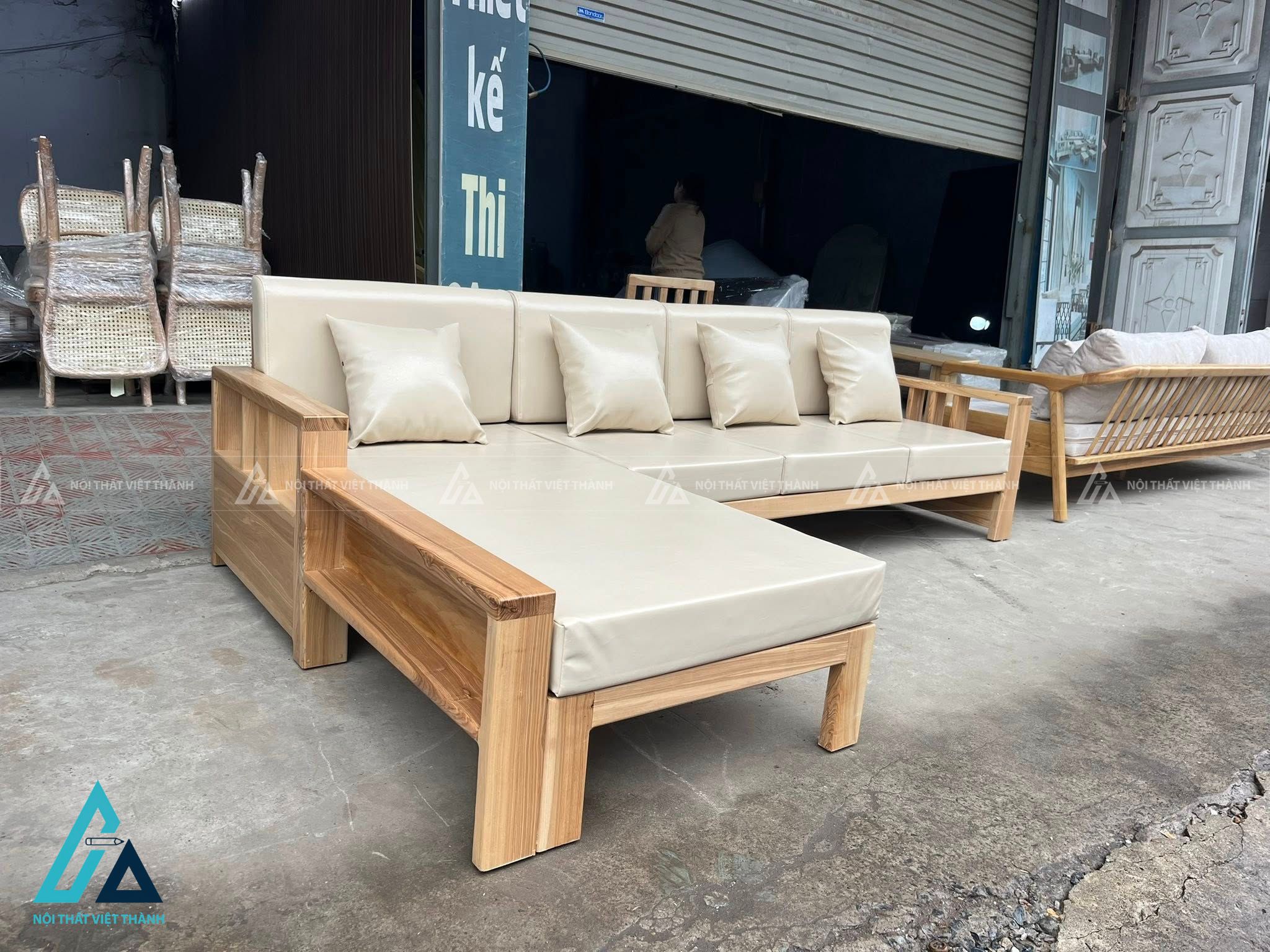 Bàn ghế sofa hài hoà cho phòng khách