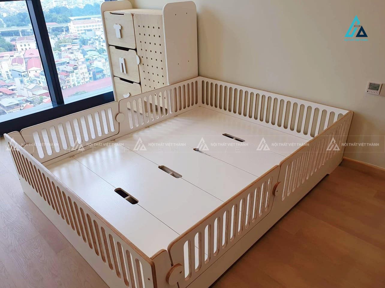Combo Giường Quây Cũi Trẻ Em Hiện Đại Với Rào Chắn An Toàn Và Tủ Đựng Đồ Đa Năng