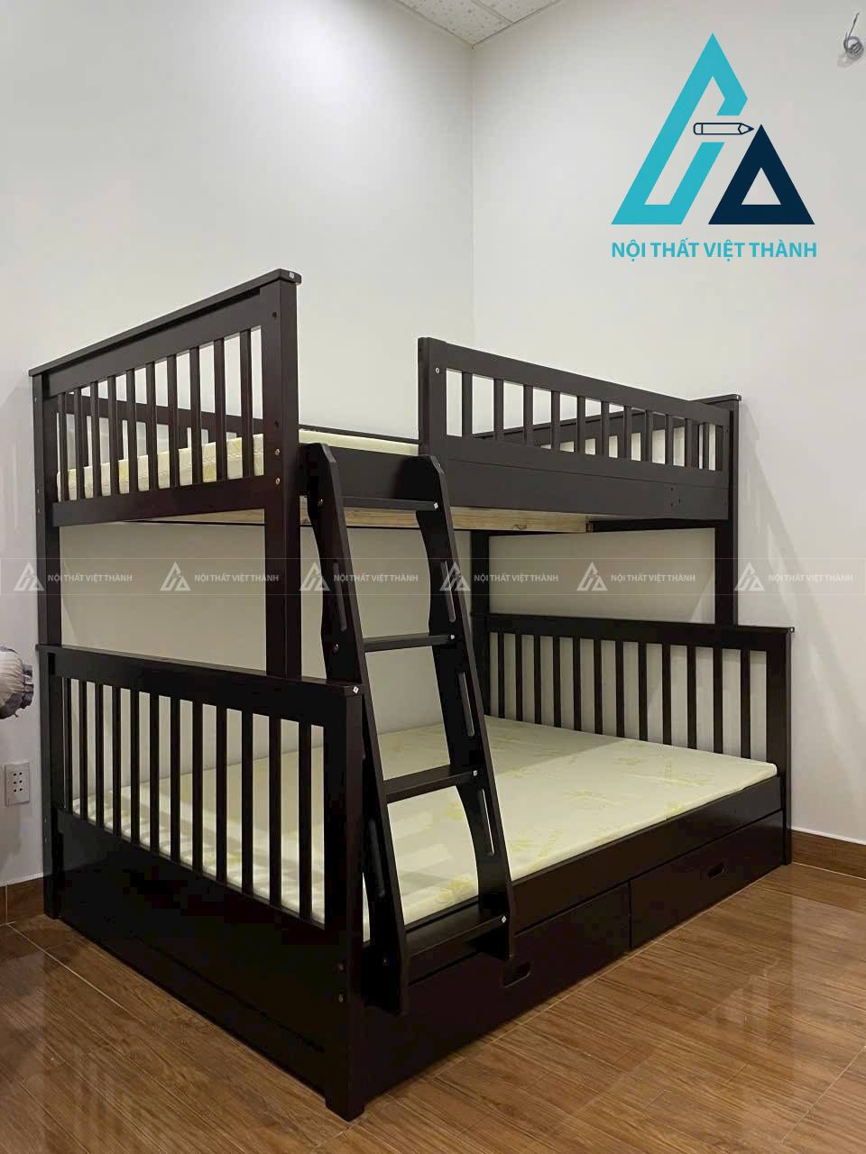 Giường tầng trẻ em gọn gàng, tiện nghi