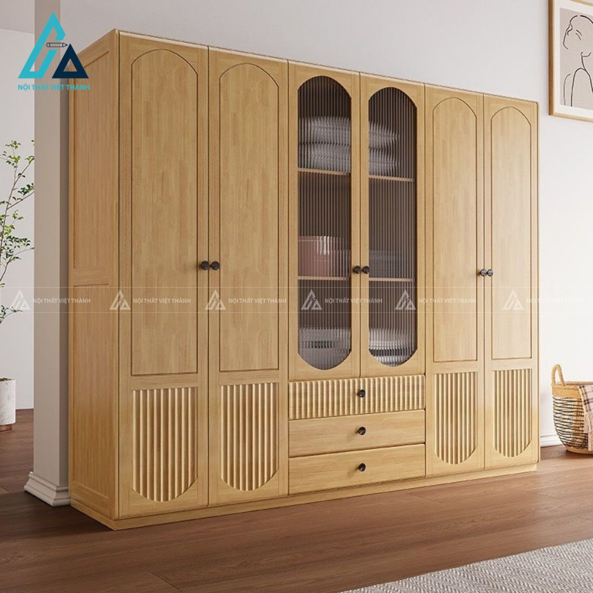 Tủ quần áo gỗ vàng có cửa kính hiện đại
