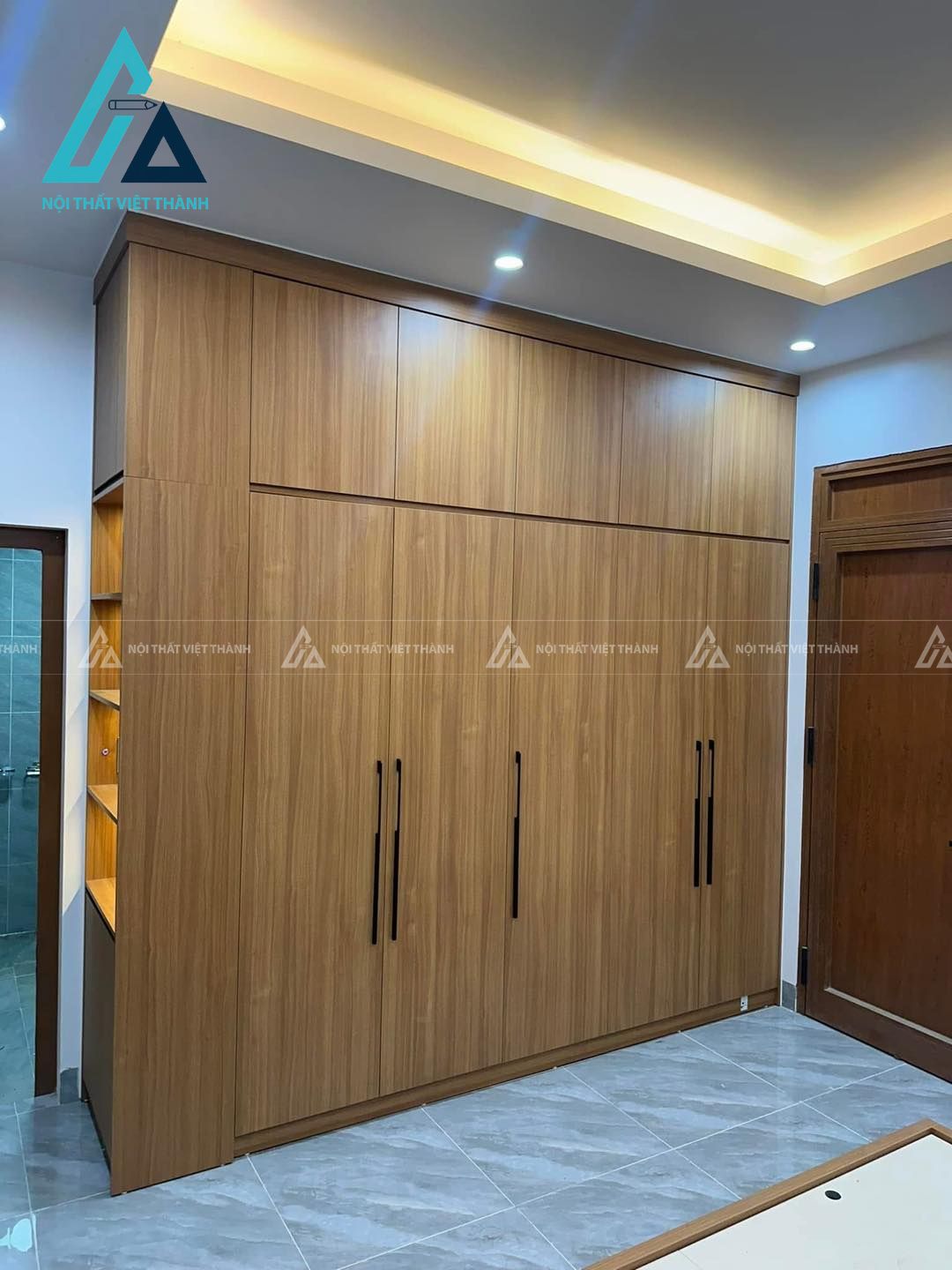 Tủ quần áo gỗ vàng kịch trần tối ưu lưu trữ