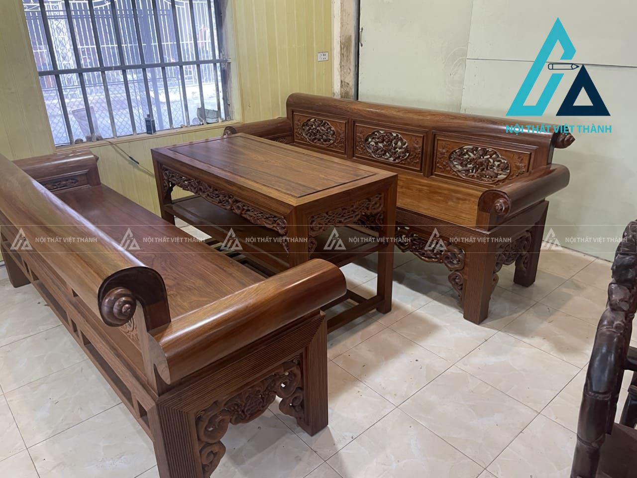 Salon gỗ truyền thống vẫn rất được ưa chuộng