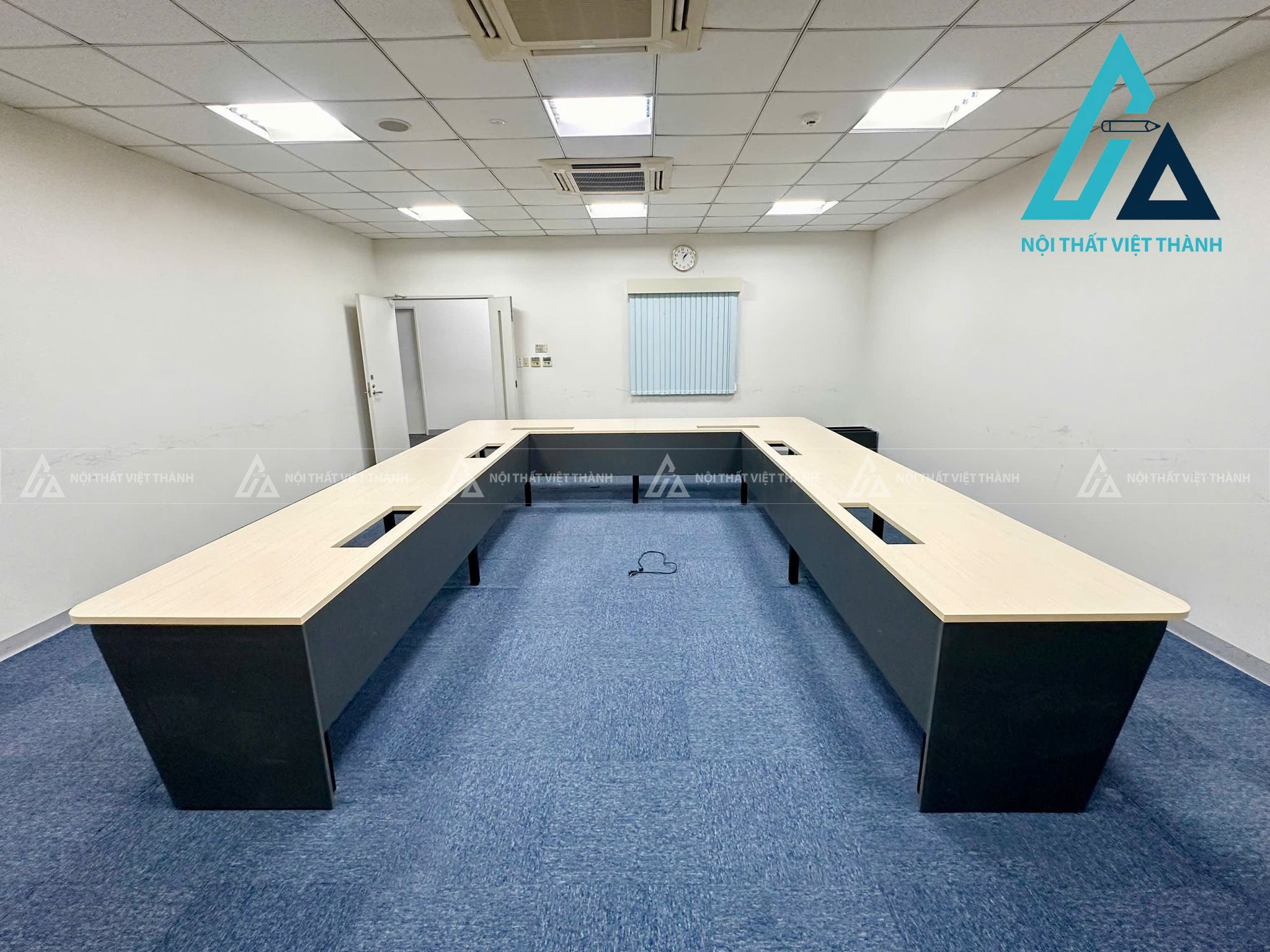 Thiết kế và thi công phòng họp lớn