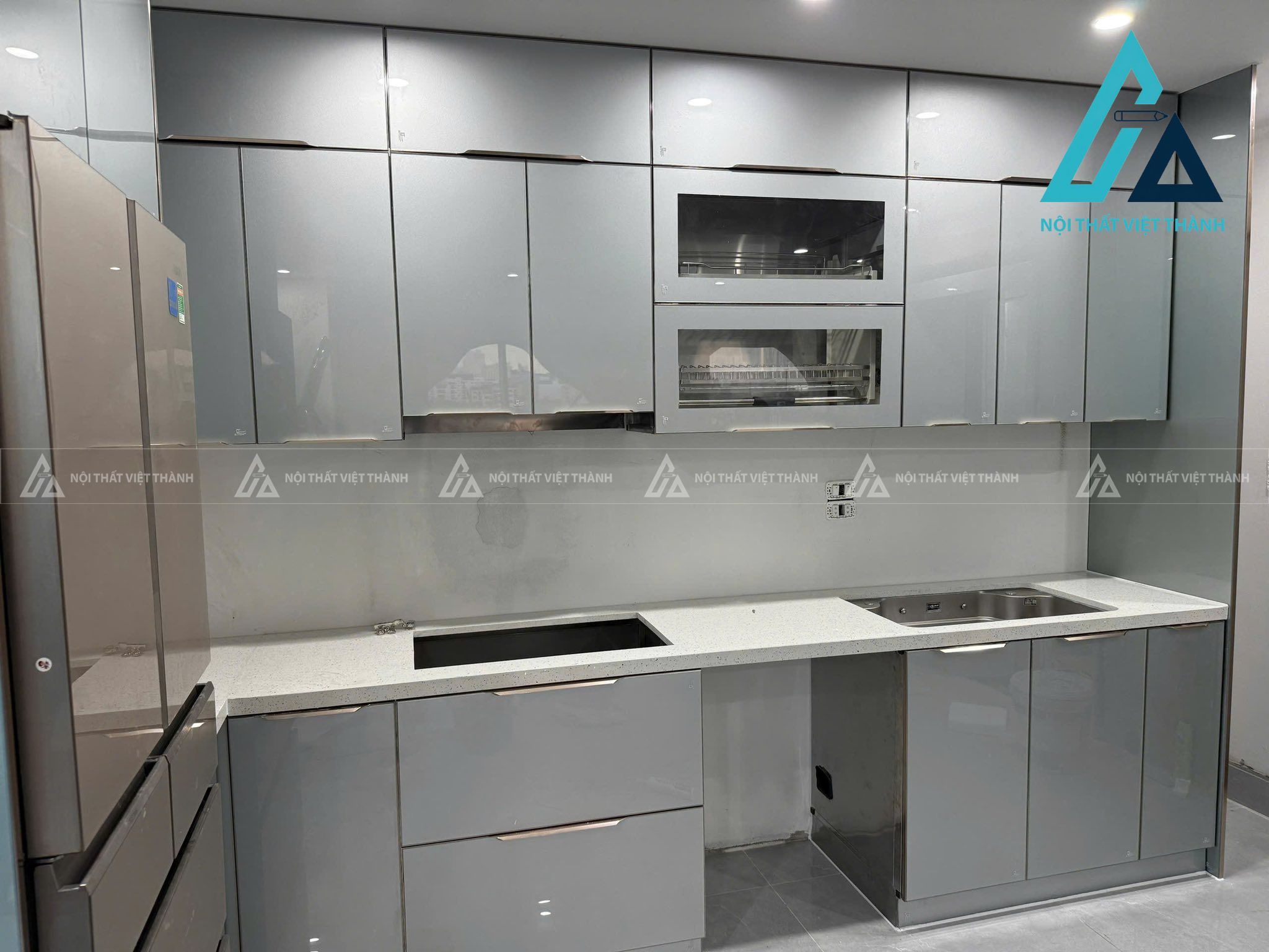 Thiét kế và thi công tủ bếp cánh kính chuyên nghiệp