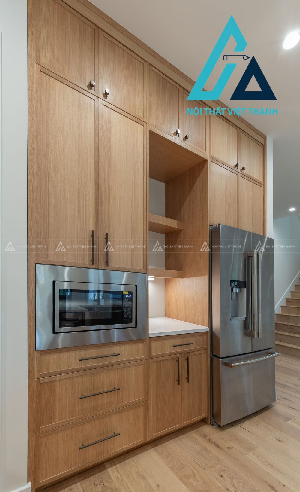 Tủ bếp gỗ tự nhiên hiện đại