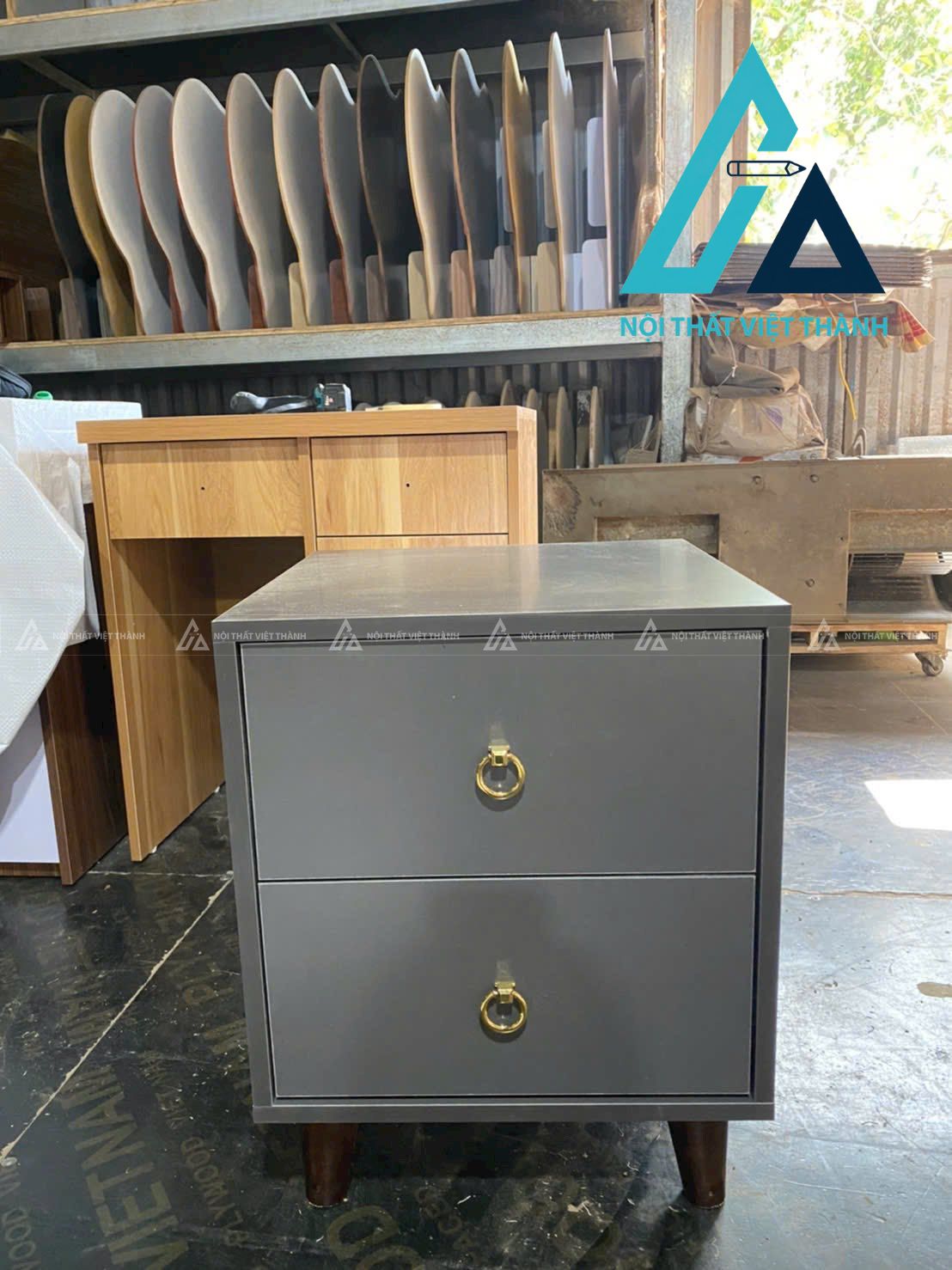 Tủ đầu giường xám sang trọng