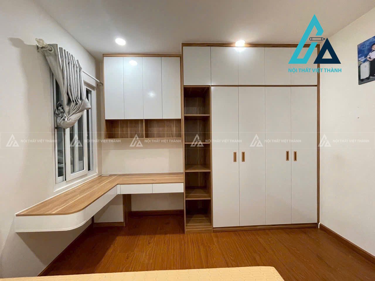 Tủ quần áo kết hợp bàn làm việc