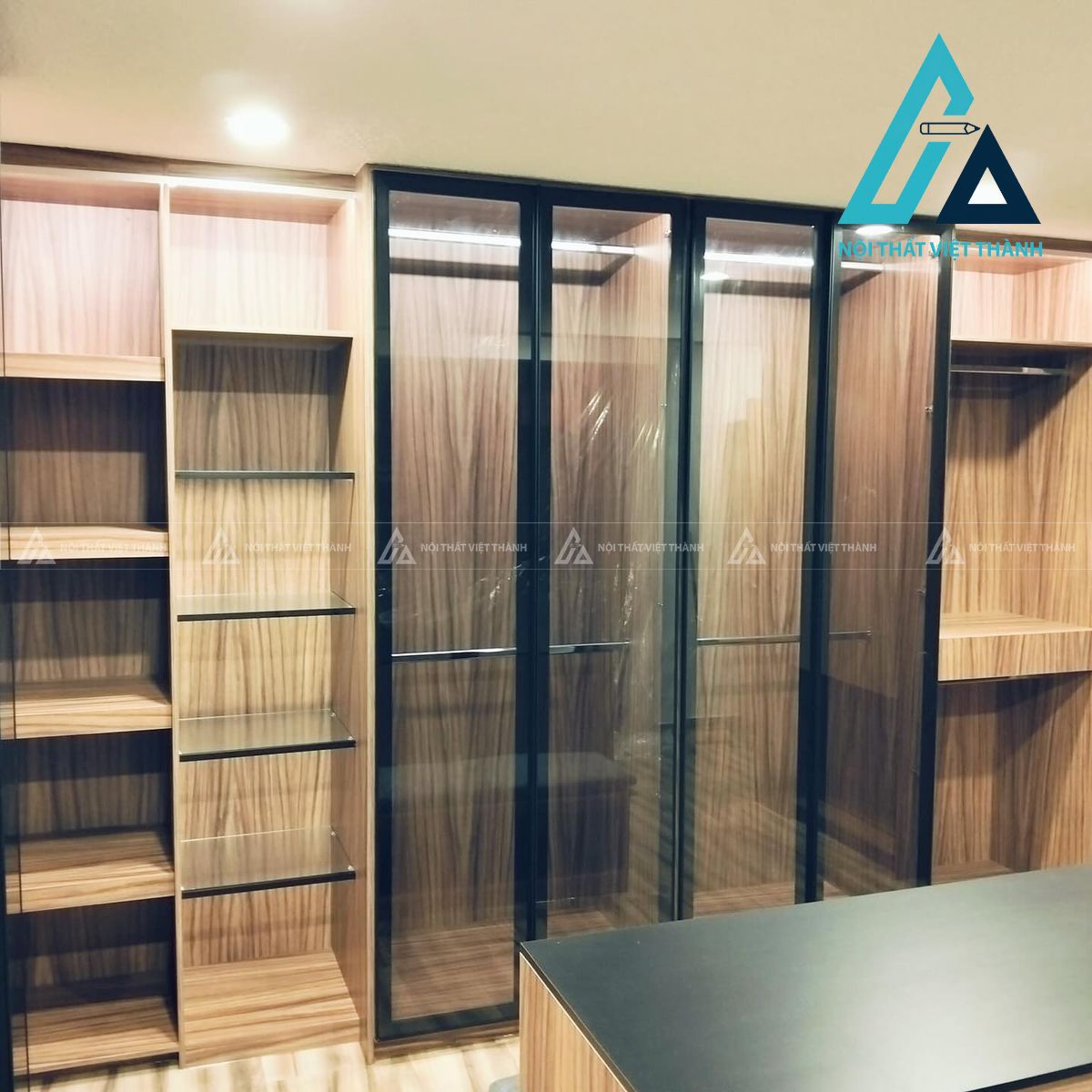 Thiết kế và thi công tủ quần áo cánh kính chuyên nghiệp