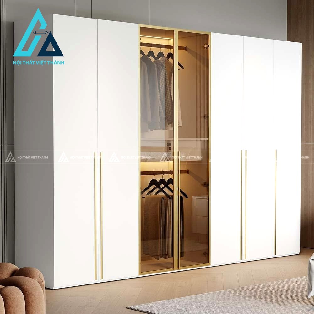 Tủ quần áo cánh kính màu trắng viền vàng tích hợp đèn LED hiện đại