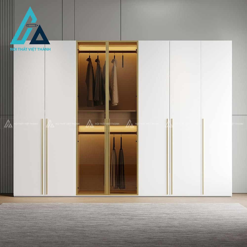 Tủ quần áo cánh kính màu trắng viền vàng tích hợp đèn LED hiện đại 1