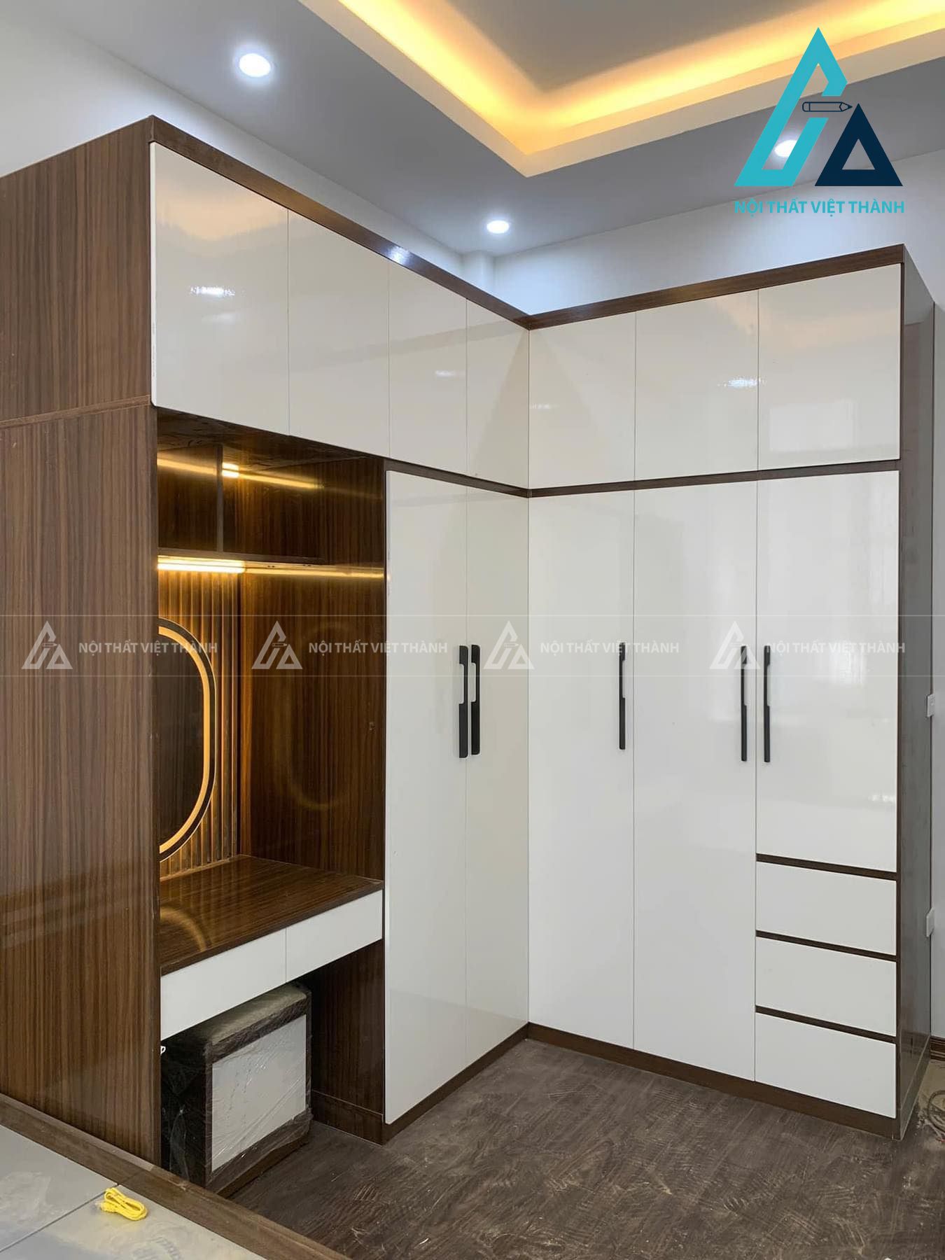 Tủ quần áo chữ L trắng có bàn trang điểm