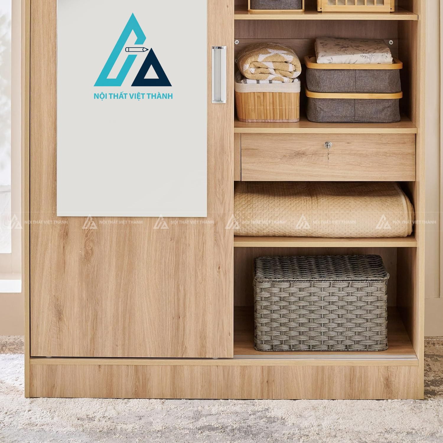 Tủ quần áo cửa lùa 2 cánh MDF kèm gương soi hiện đại tiện nghi 4