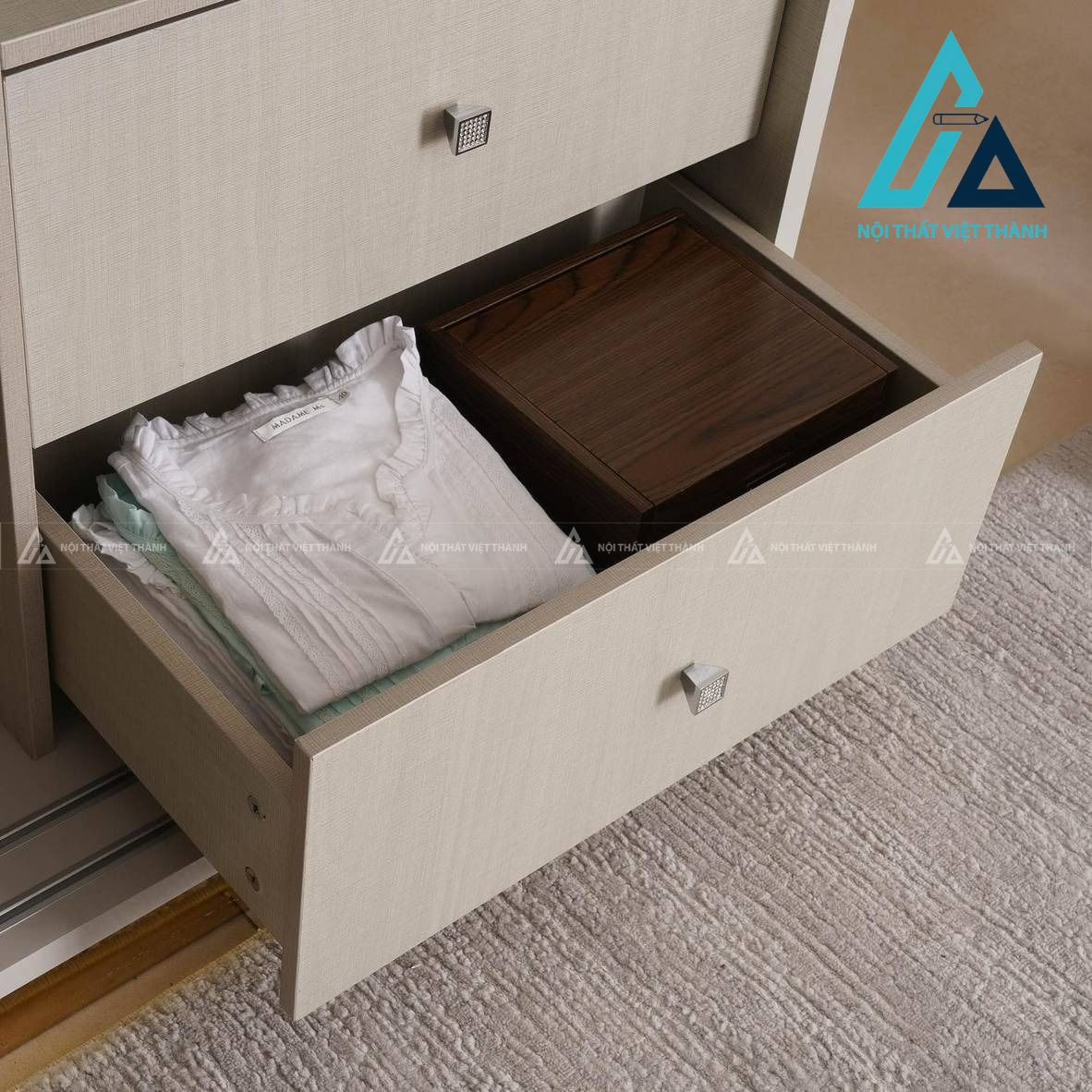 Tủ quần áo cửa lùa 2 cánh MDF màu xám hiện đại viền kim loại cao cấp 3